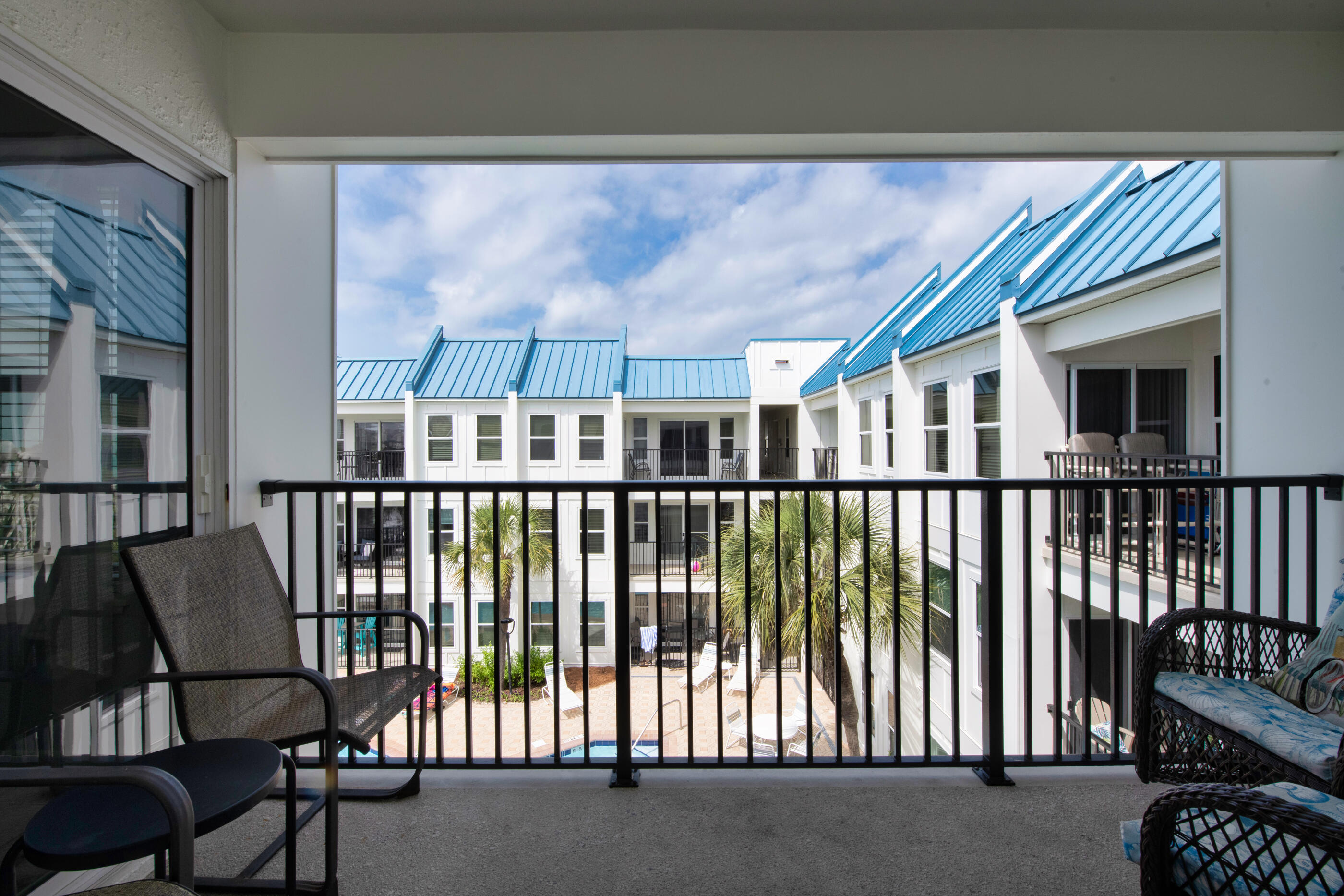 POOLSIDE VILLAS CONDO - Residential