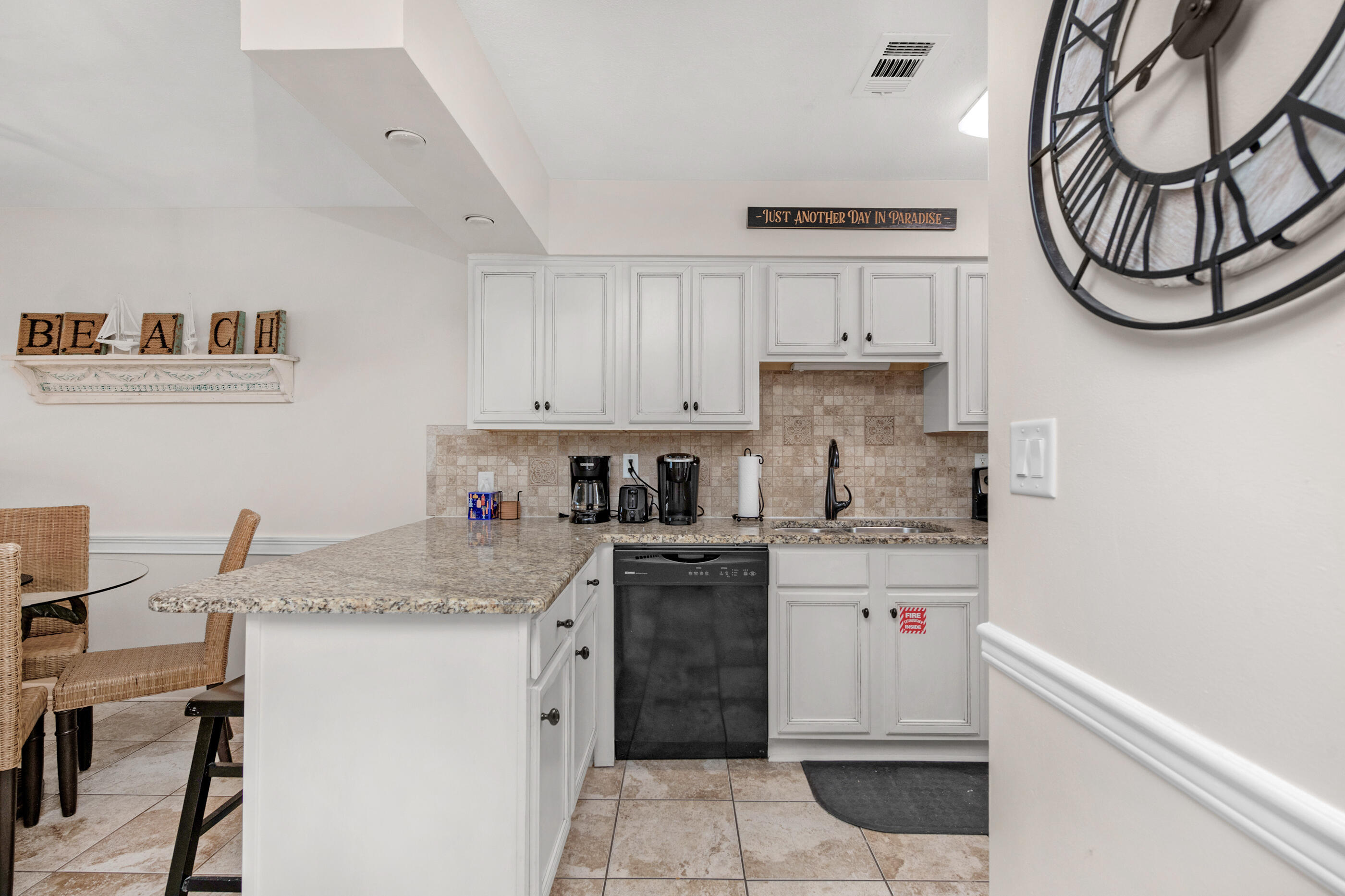 POOLSIDE VILLAS CONDO - Residential