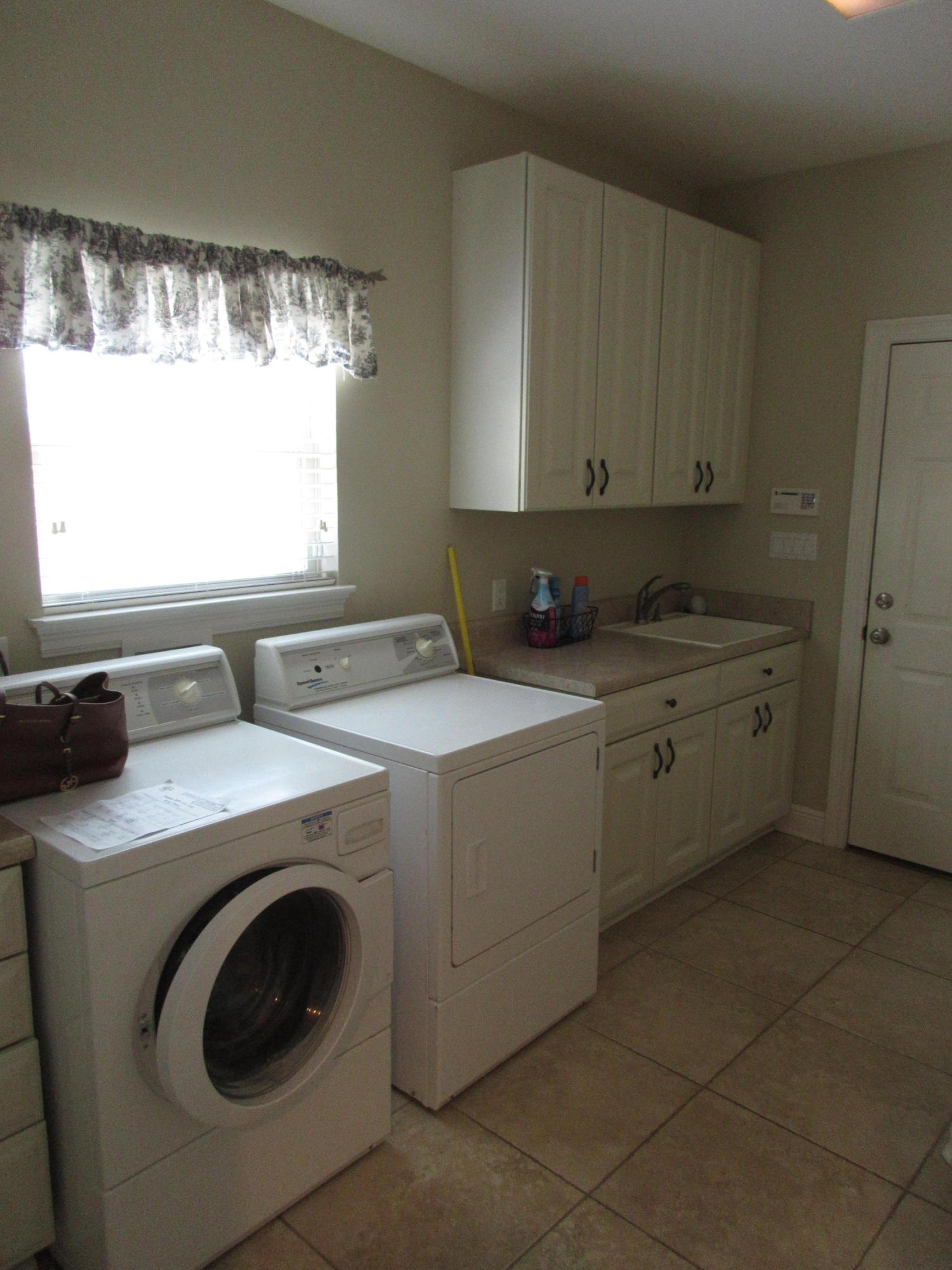GRAND POINTE EAST - Residential