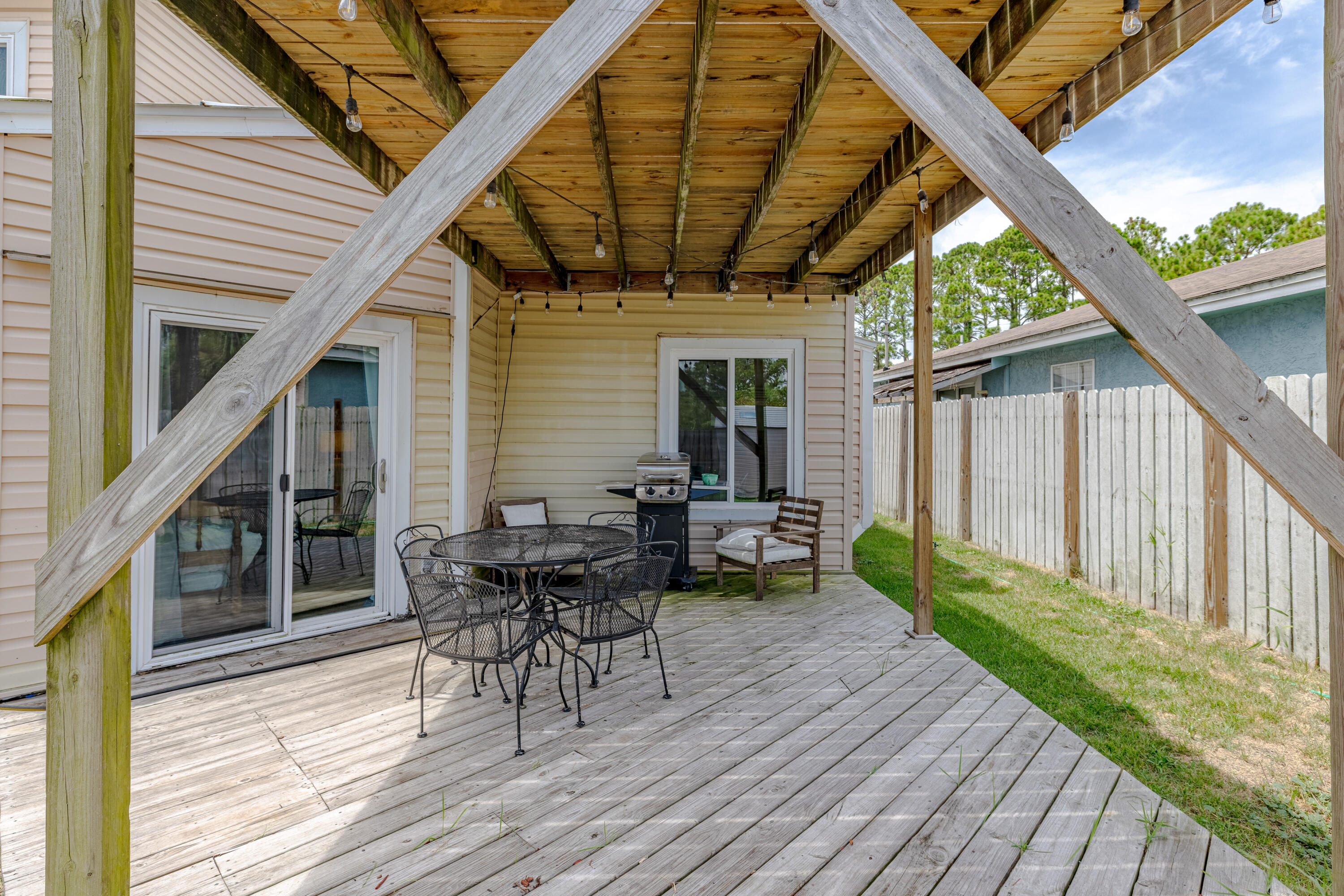 HOLIDAY BEACH UNIT 06 - Residential