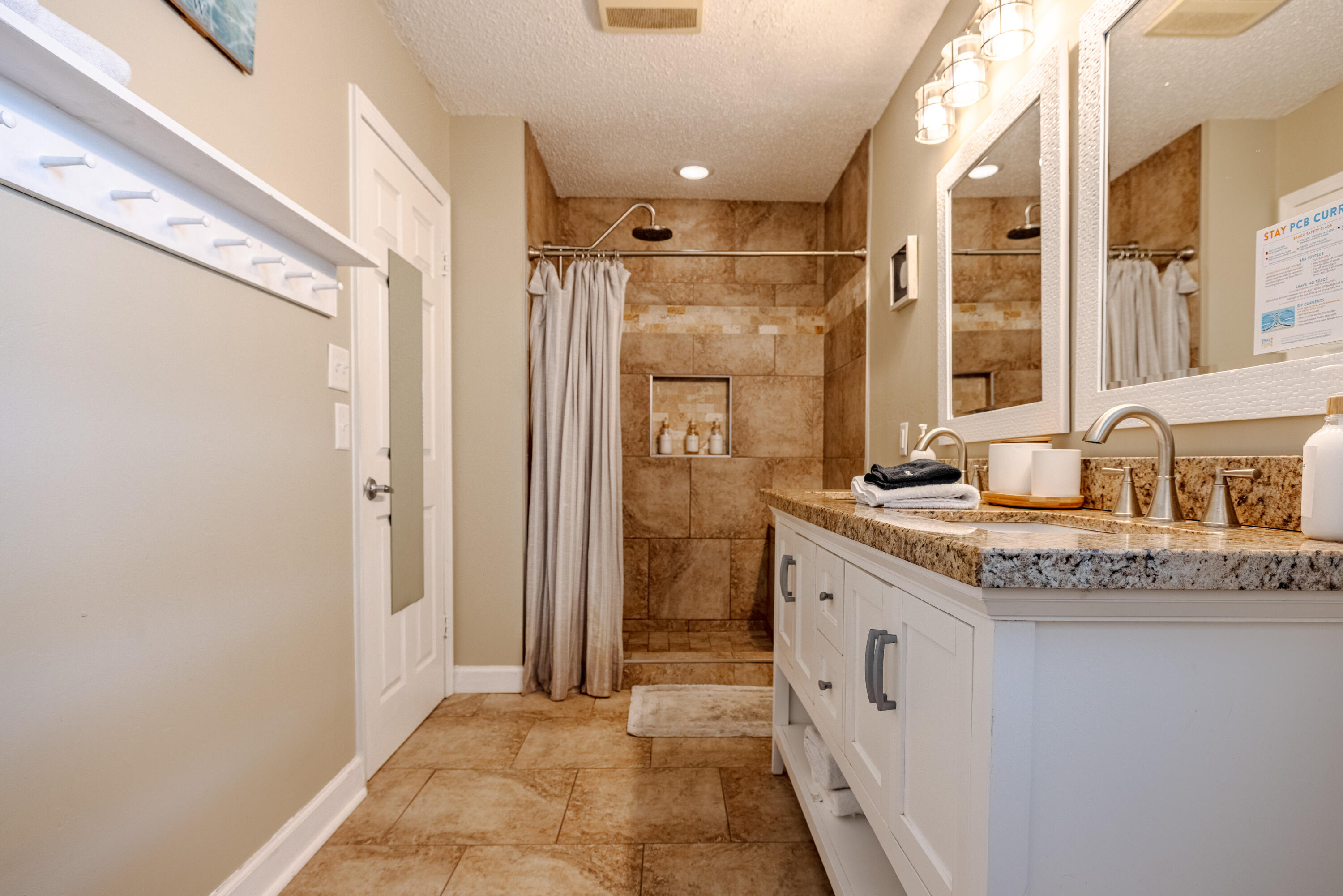 HOLIDAY BEACH UNIT 06 - Residential