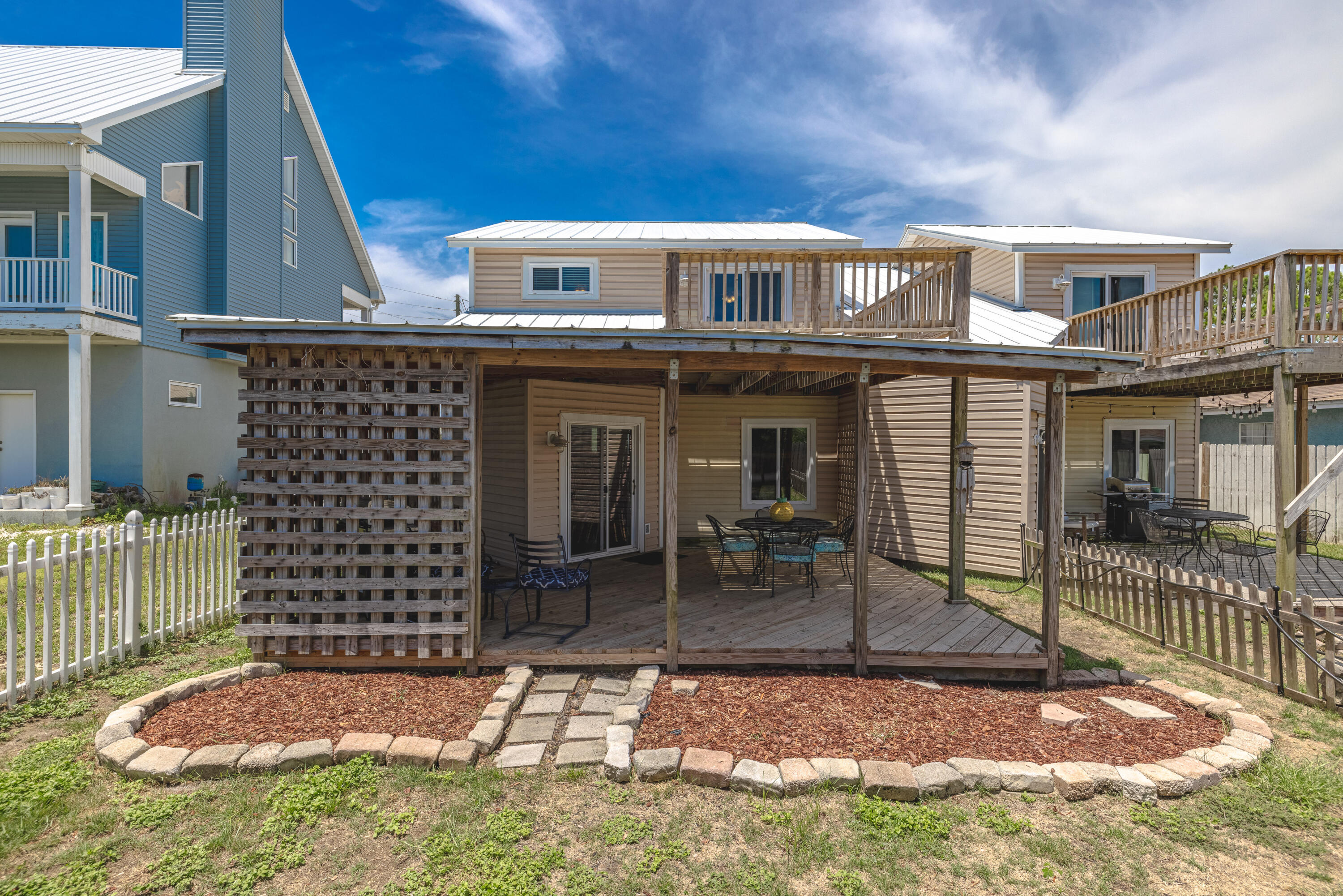 HOLIDAY BEACH UNIT 06 - Residential