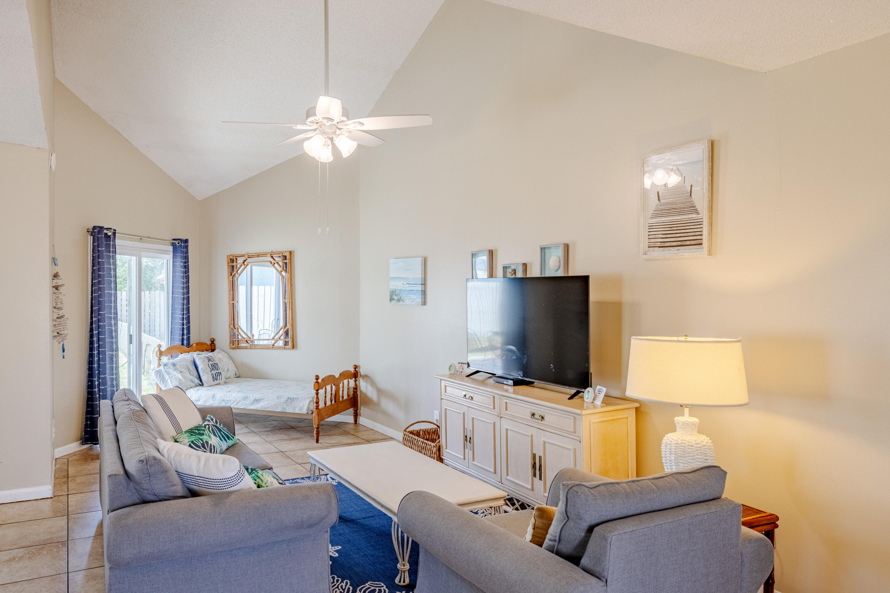 HOLIDAY BEACH UNIT 06 - Residential