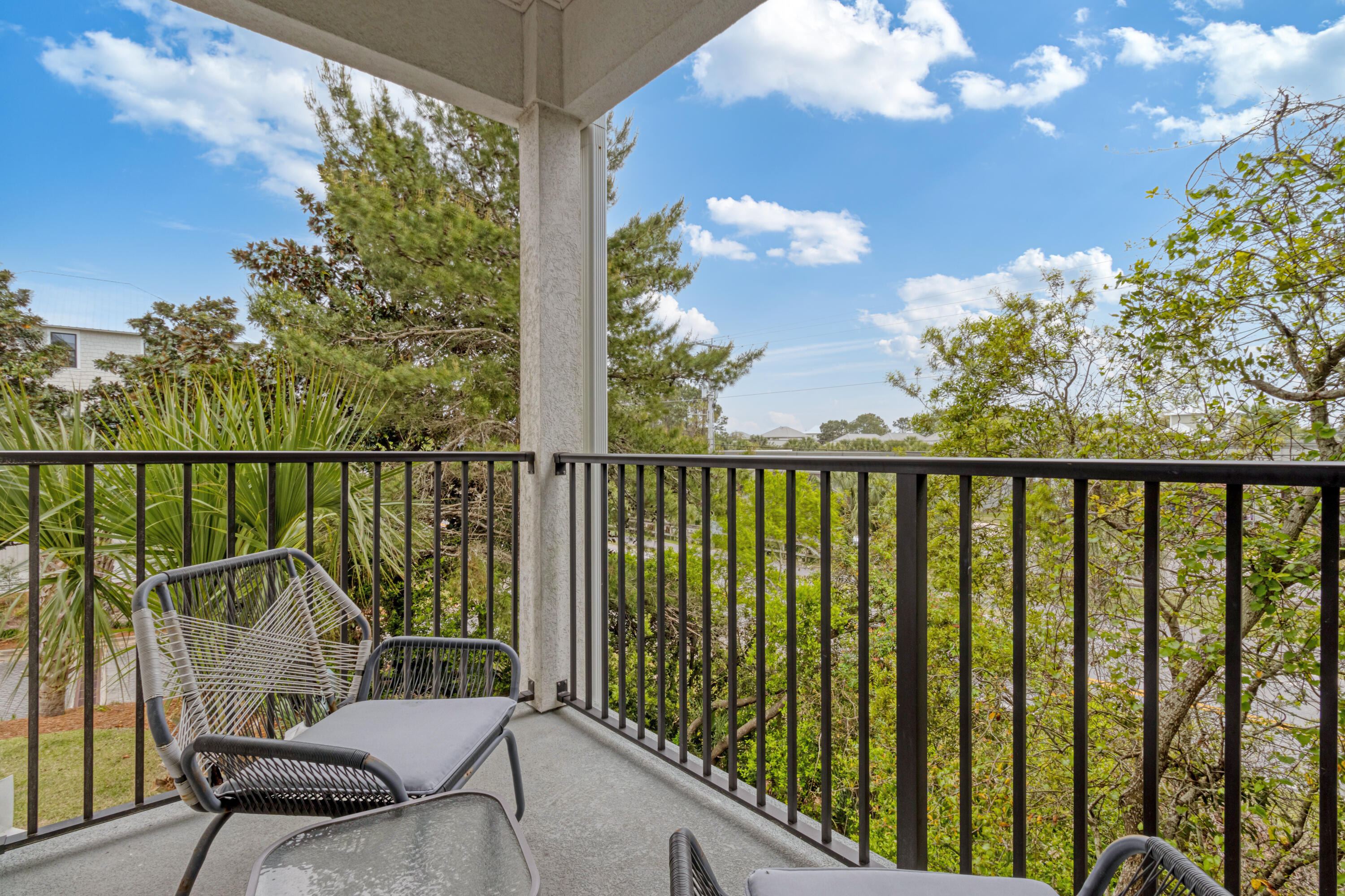Hidden Lake condominiums - Residential