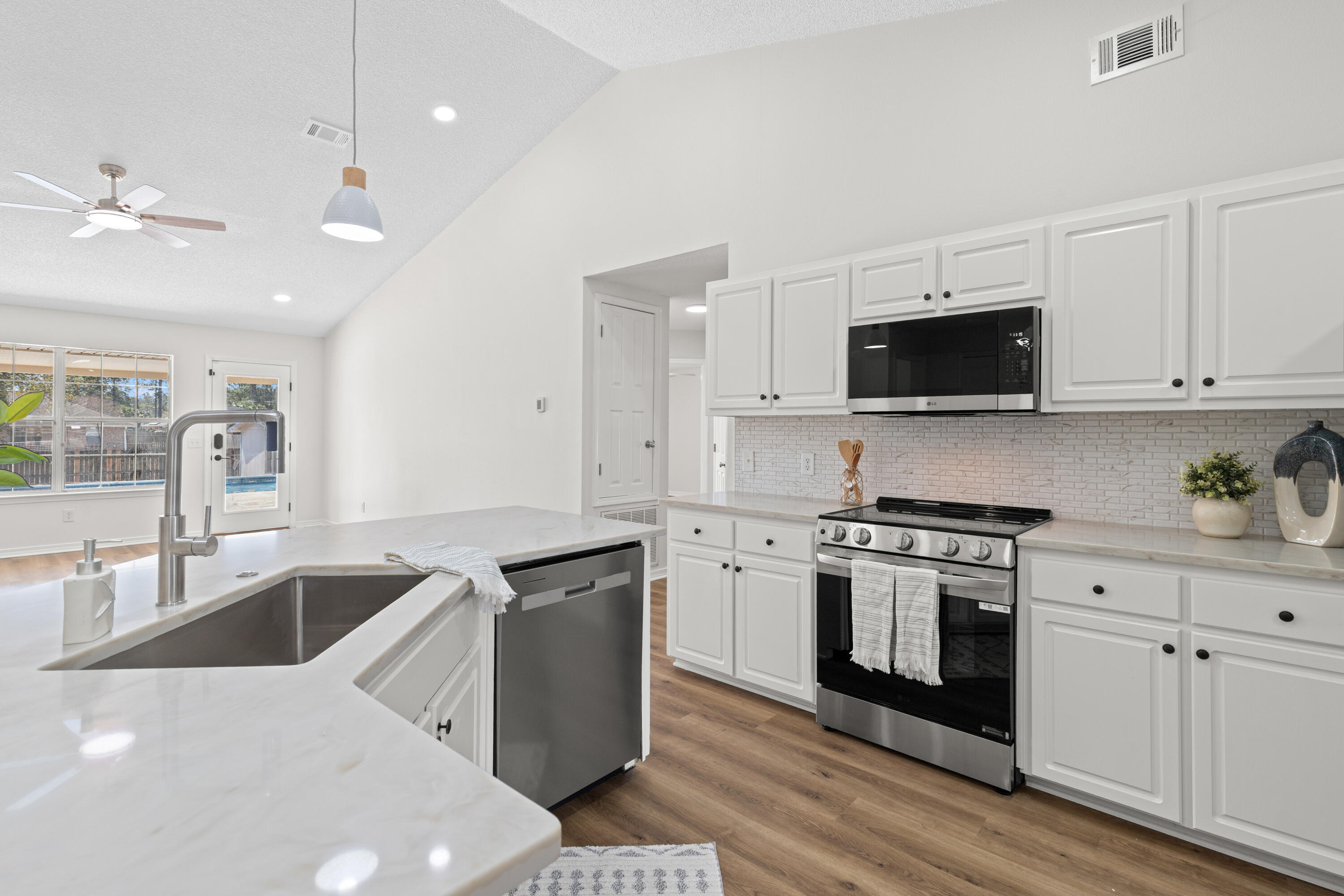 HOLLEY BY THE SEA - Residential