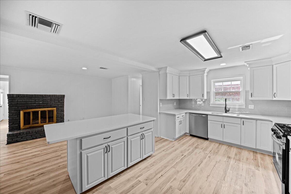 COUNTRY CLUB ESTATES 1ST ADDN - Residential