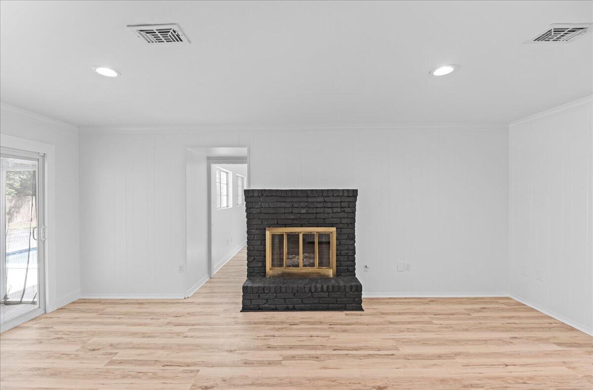 COUNTRY CLUB ESTATES 1ST ADDN - Residential