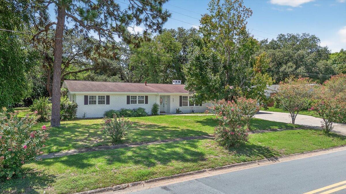 COUNTRY CLUB ESTATES 1ST ADDN - Residential