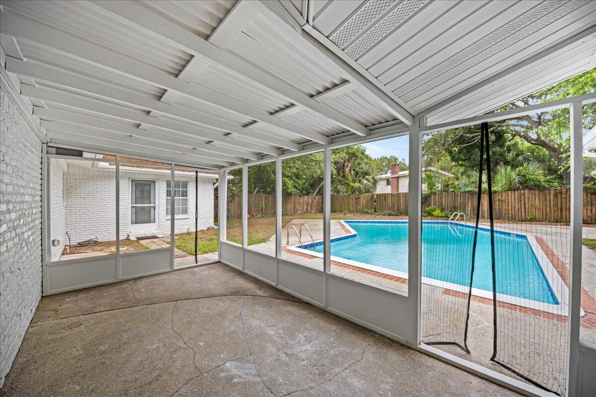 COUNTRY CLUB ESTATES 1ST ADDN - Residential