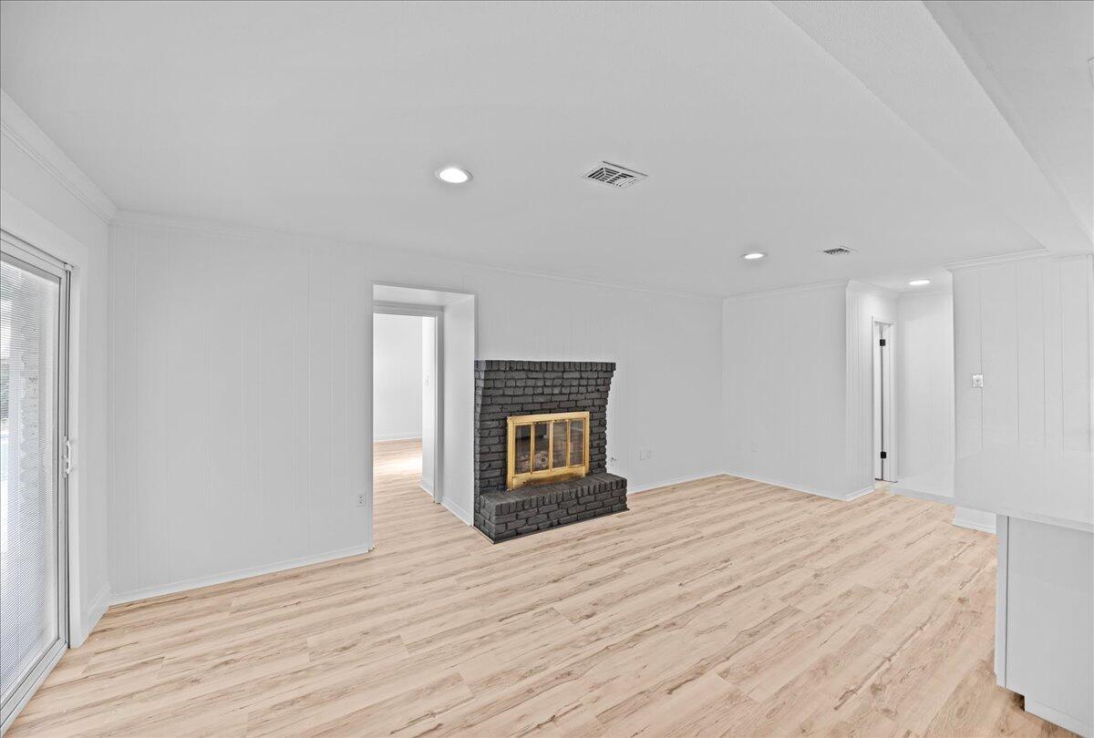 COUNTRY CLUB ESTATES 1ST ADDN - Residential