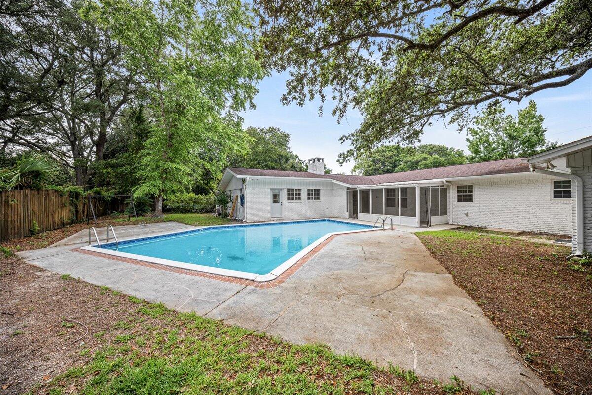 COUNTRY CLUB ESTATES 1ST ADDN - Residential