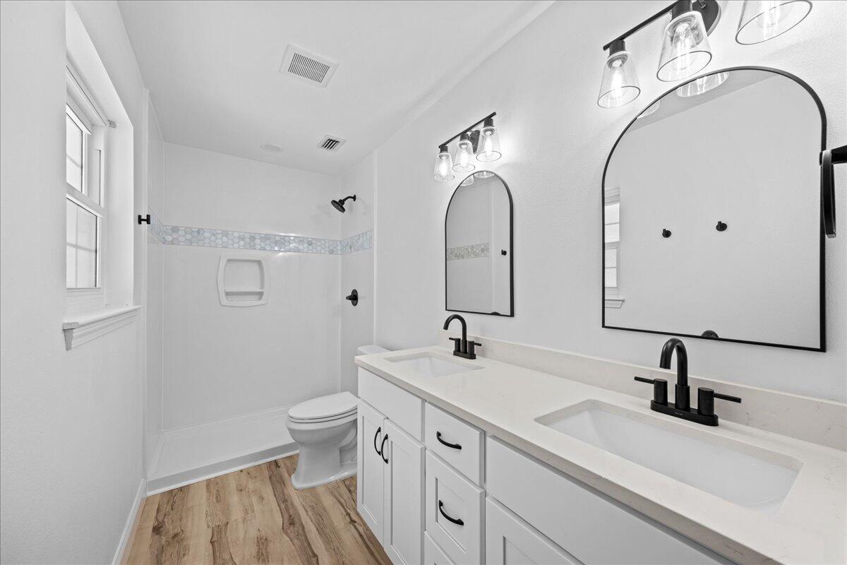 COUNTRY CLUB ESTATES 1ST ADDN - Residential