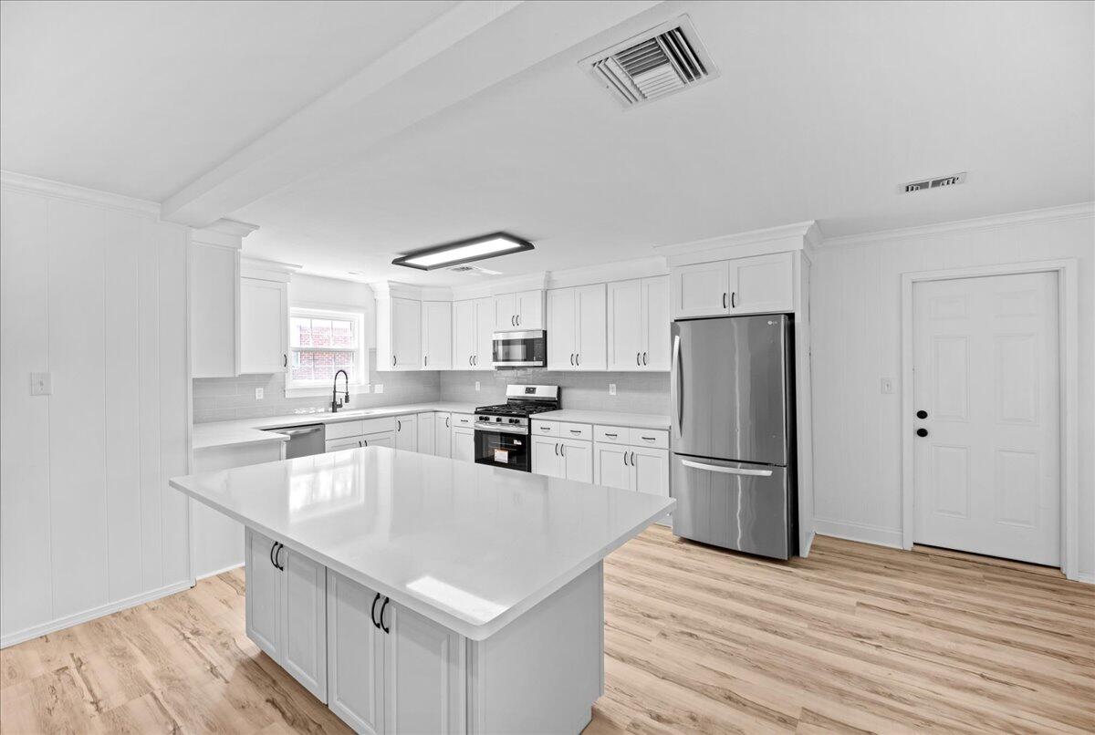 COUNTRY CLUB ESTATES 1ST ADDN - Residential