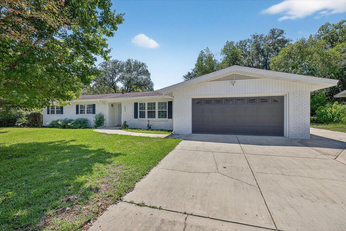 COUNTRY CLUB ESTATES 1ST ADDN - Residential