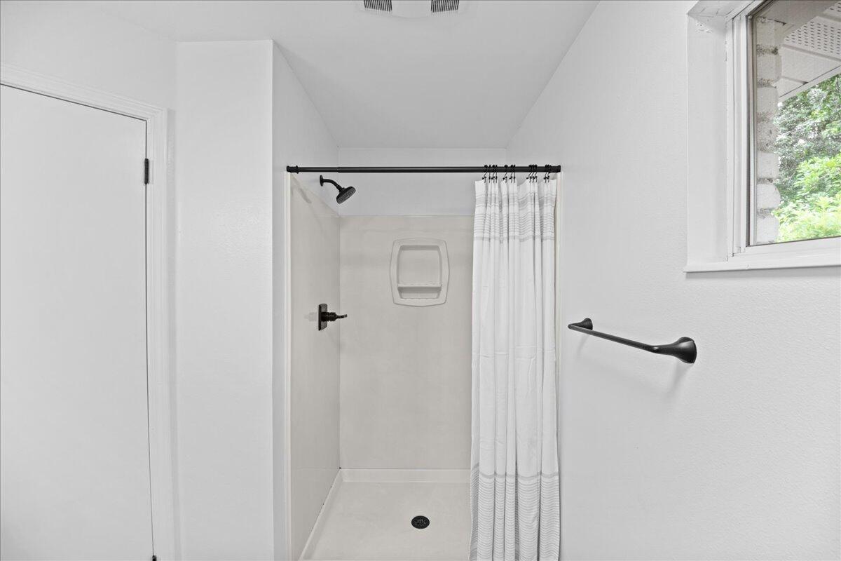 COUNTRY CLUB ESTATES 1ST ADDN - Residential