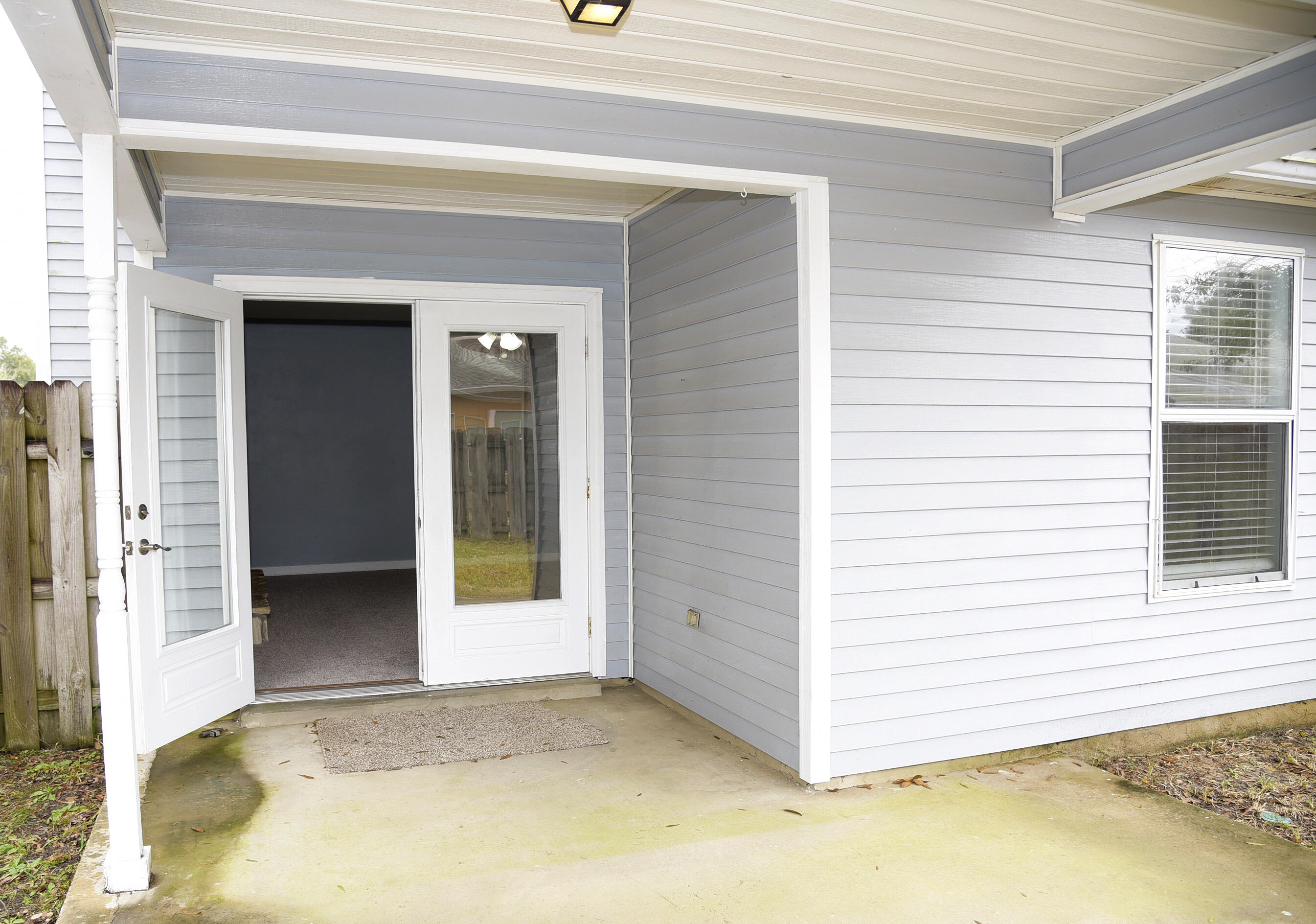 BLUE PINE VILLAGE AMENDED LOT 13 BLK A - Residential Lease