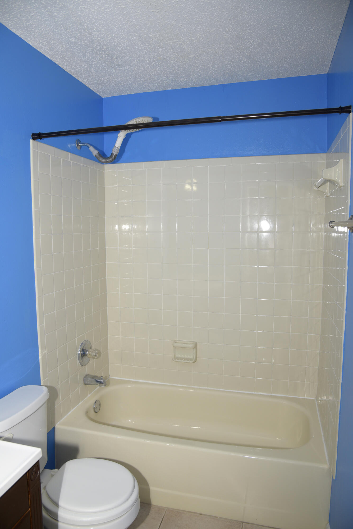 BLUE PINE VILLAGE AMENDED LOT 13 BLK A - Residential Lease