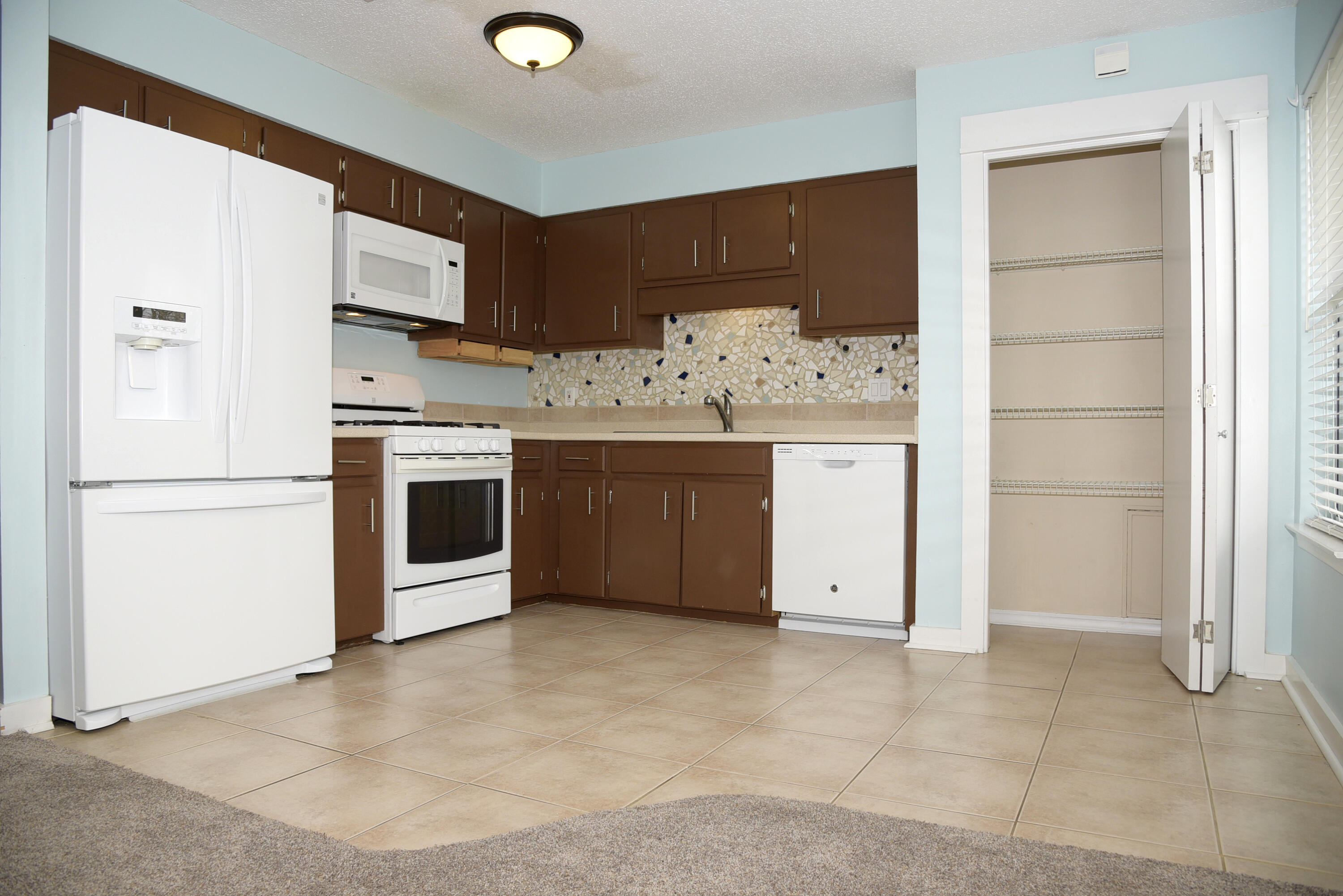 BLUE PINE VILLAGE AMENDED LOT 13 BLK A - Residential Lease