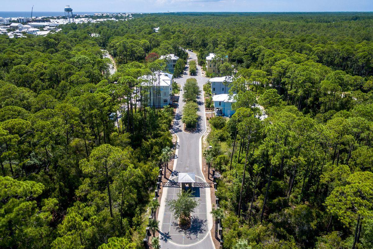 TREETOP VILLAGE - Residential