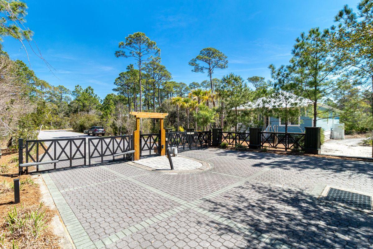 TREETOP VILLAGE - Residential