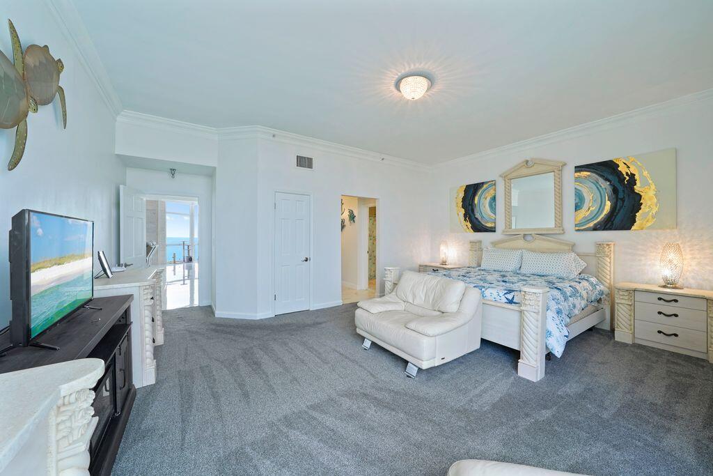 REGENCY TOWERS - Residential