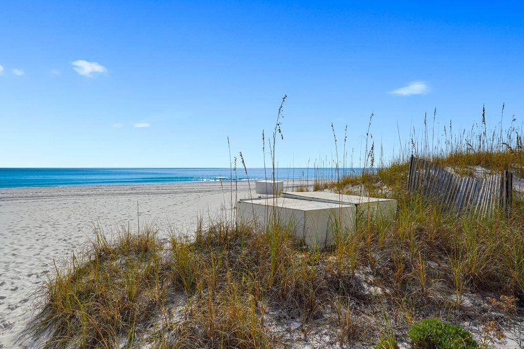 REGENCY TOWERS - Residential