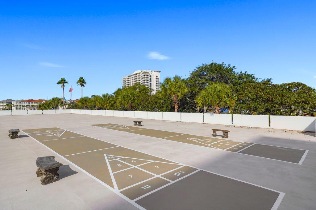 REGENCY TOWERS - Residential