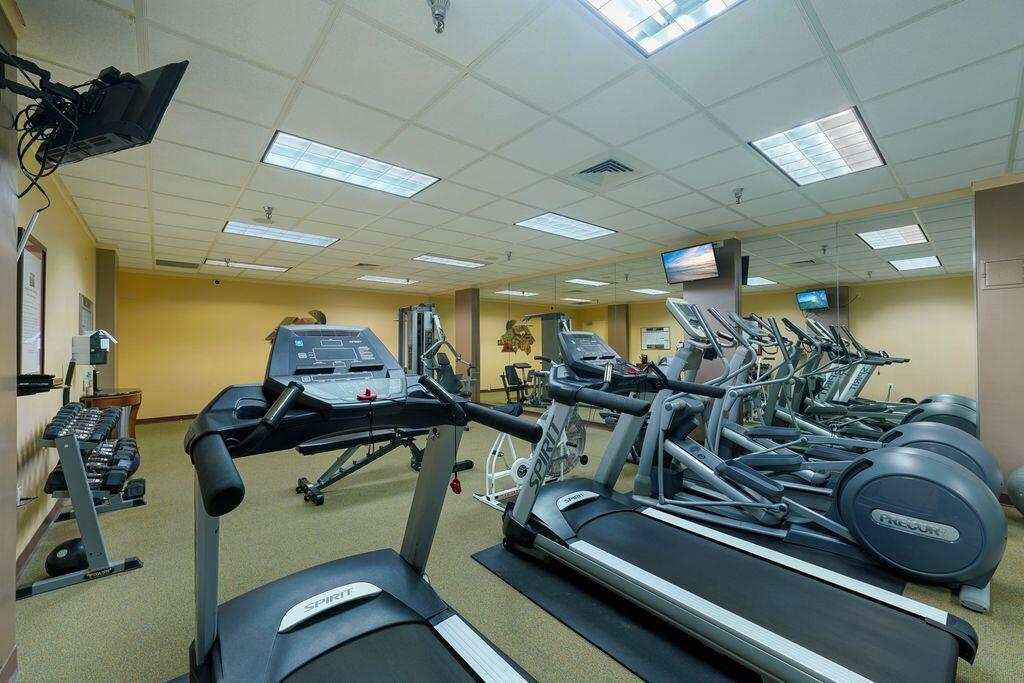 REGENCY TOWERS - Residential