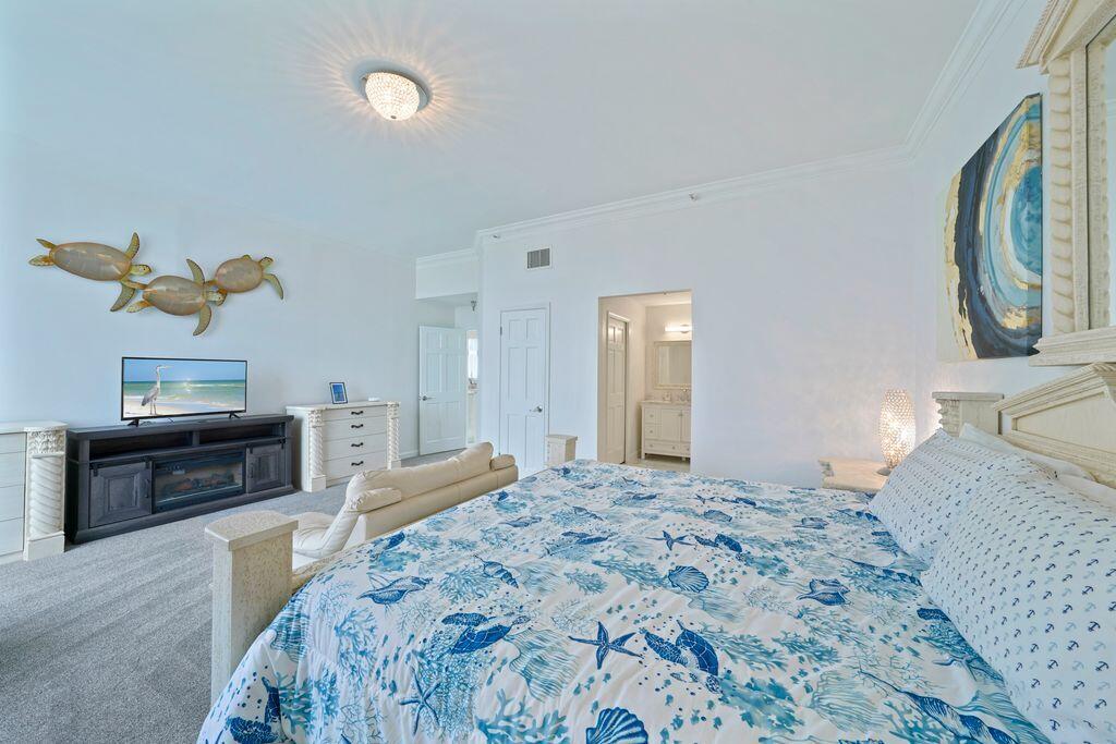 REGENCY TOWERS - Residential