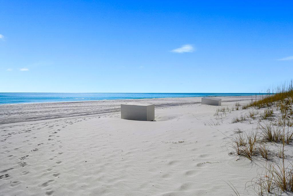 REGENCY TOWERS - Residential