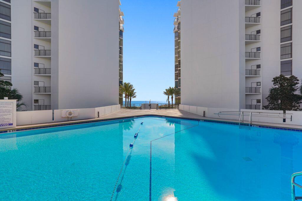 REGENCY TOWERS - Residential