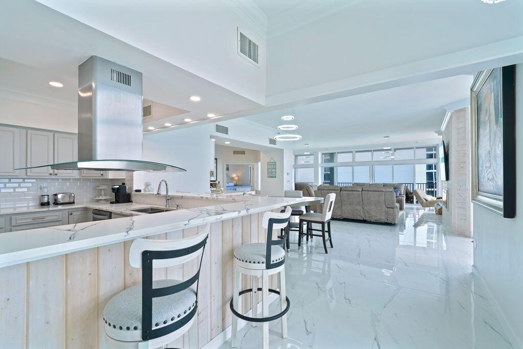 REGENCY TOWERS - Residential