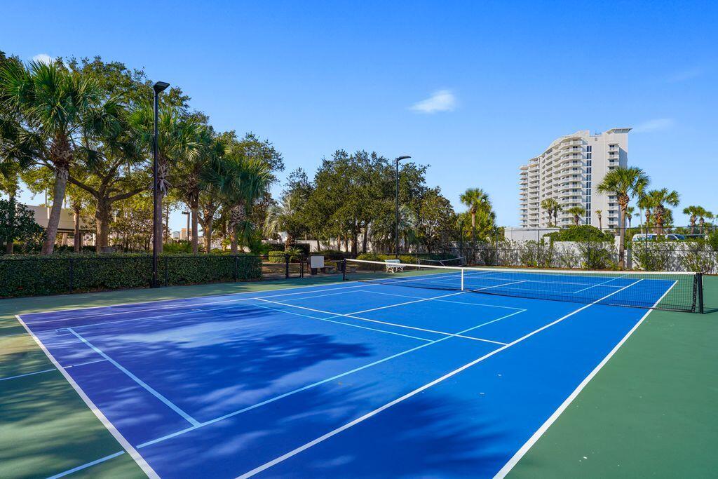 REGENCY TOWERS - Residential