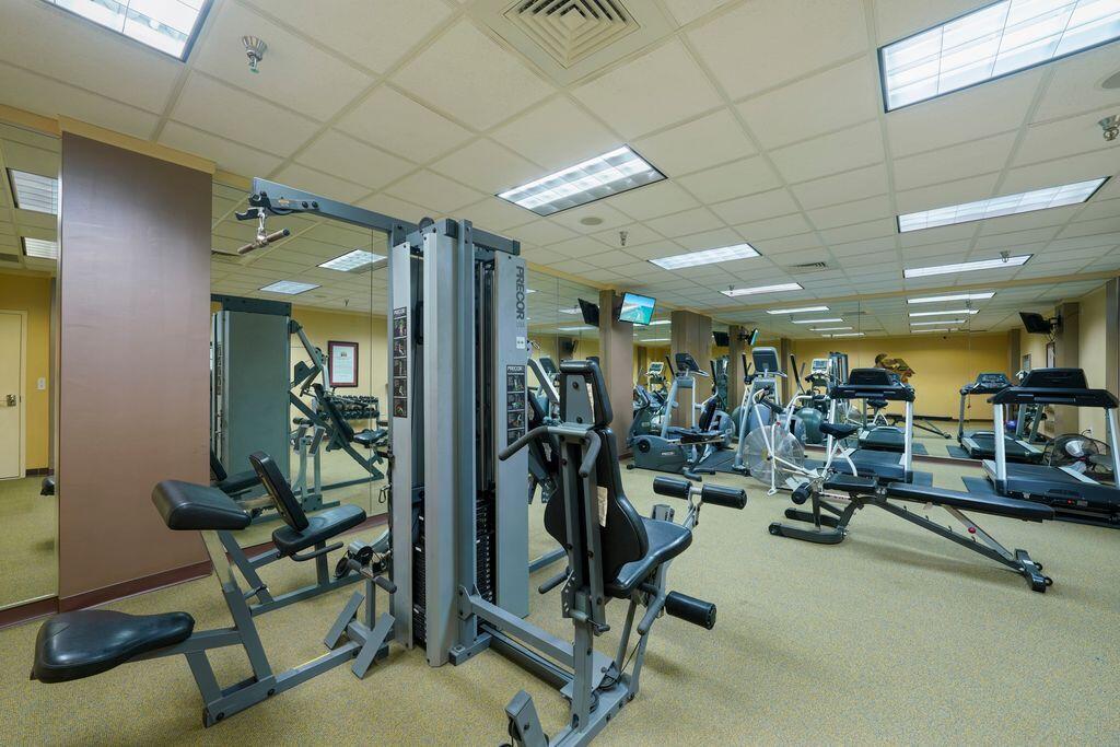 REGENCY TOWERS - Residential