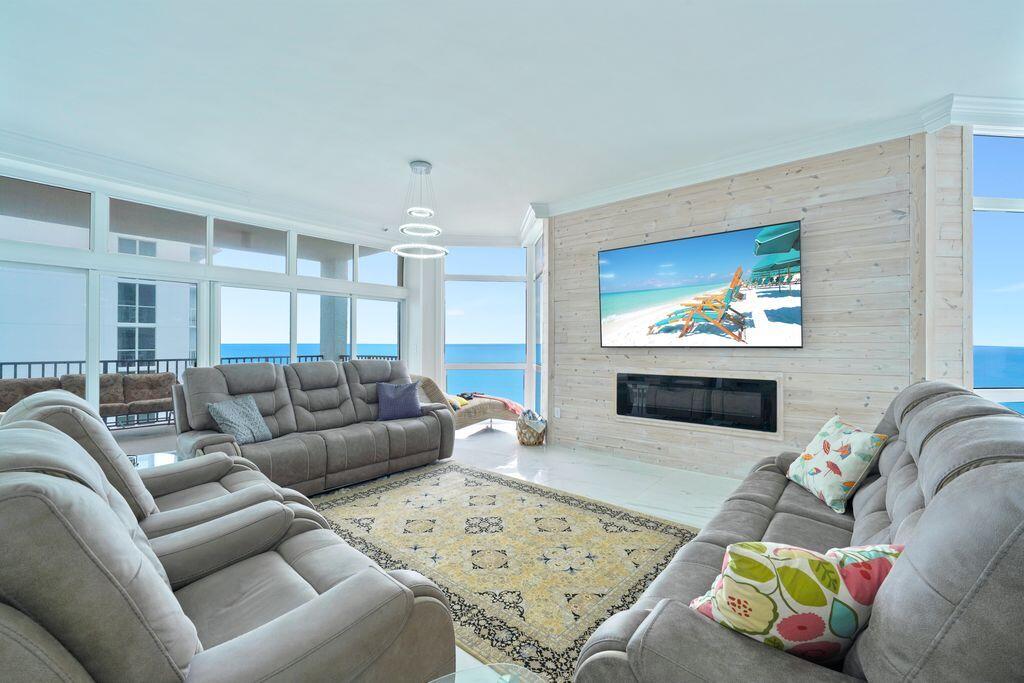 REGENCY TOWERS - Residential