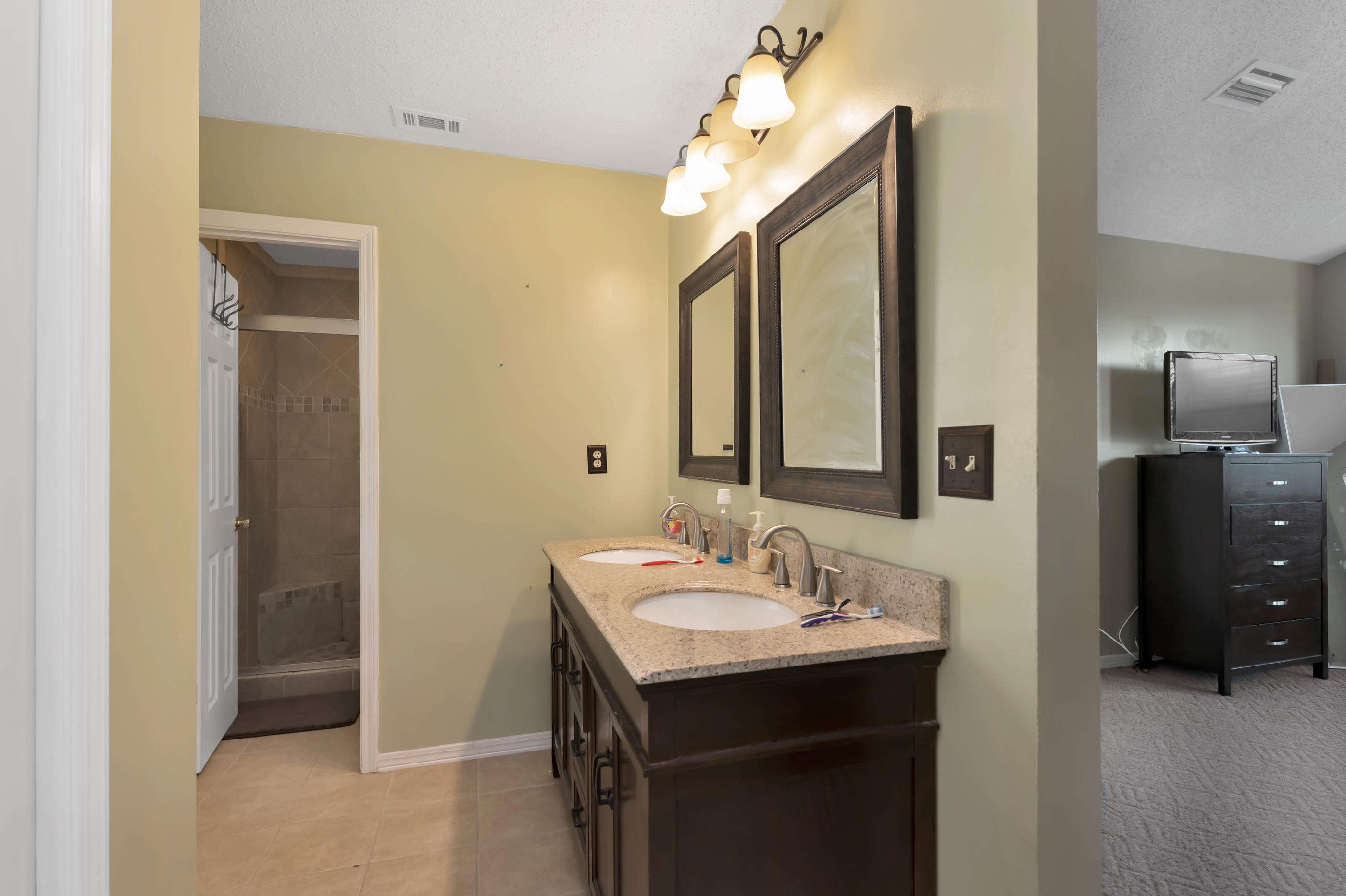 PAGE PLACE 2 - Residential