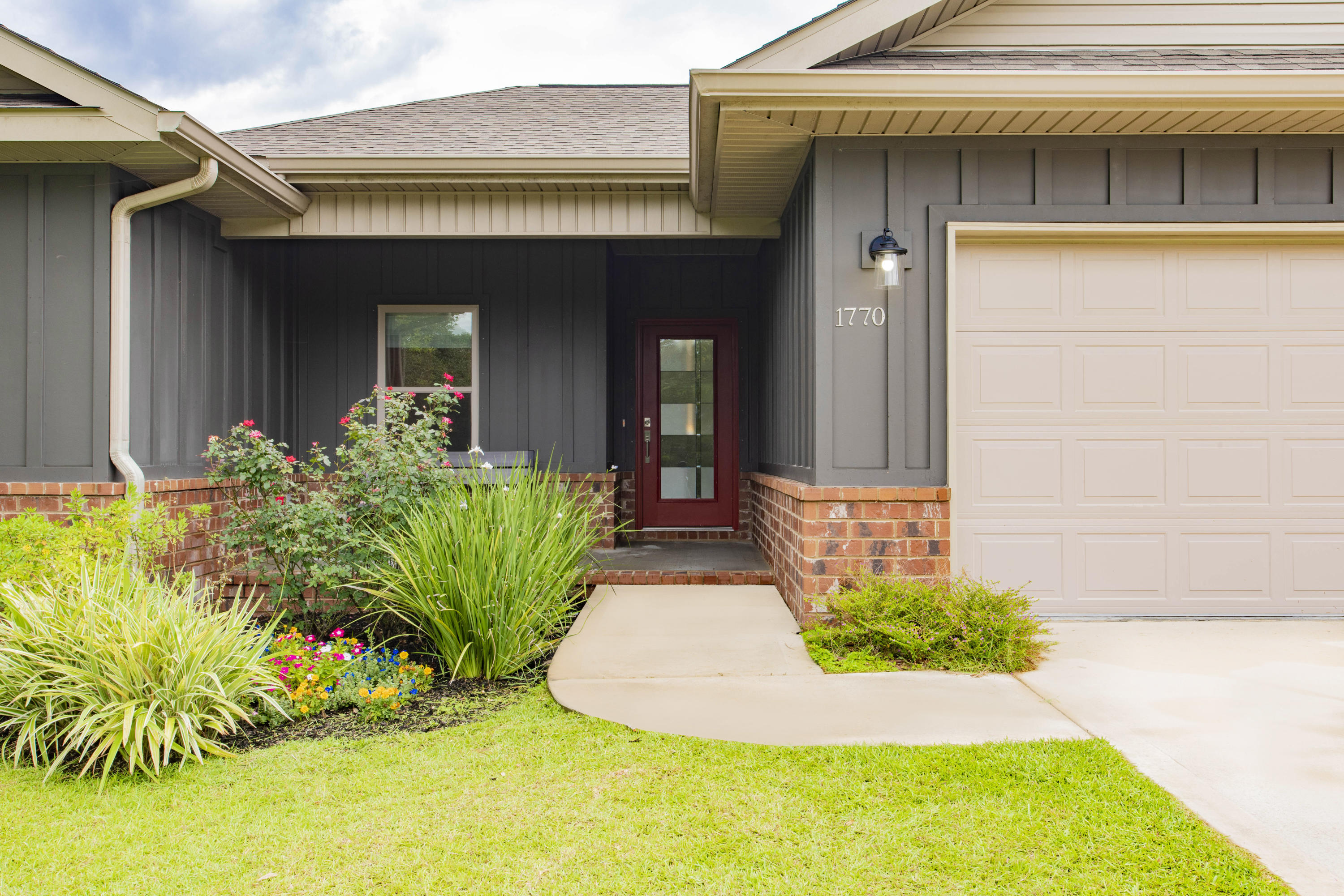 HICKORY SHORES - Residential