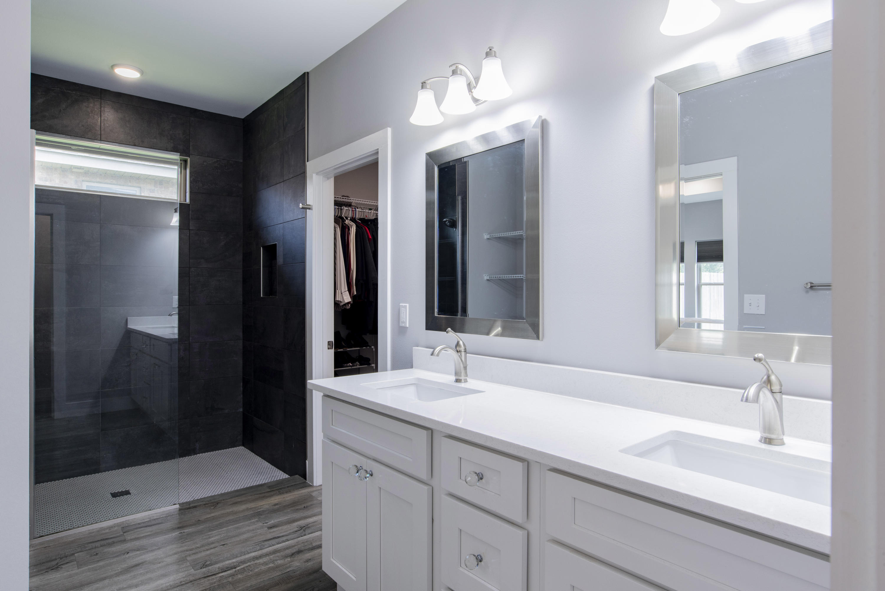 HICKORY SHORES - Residential