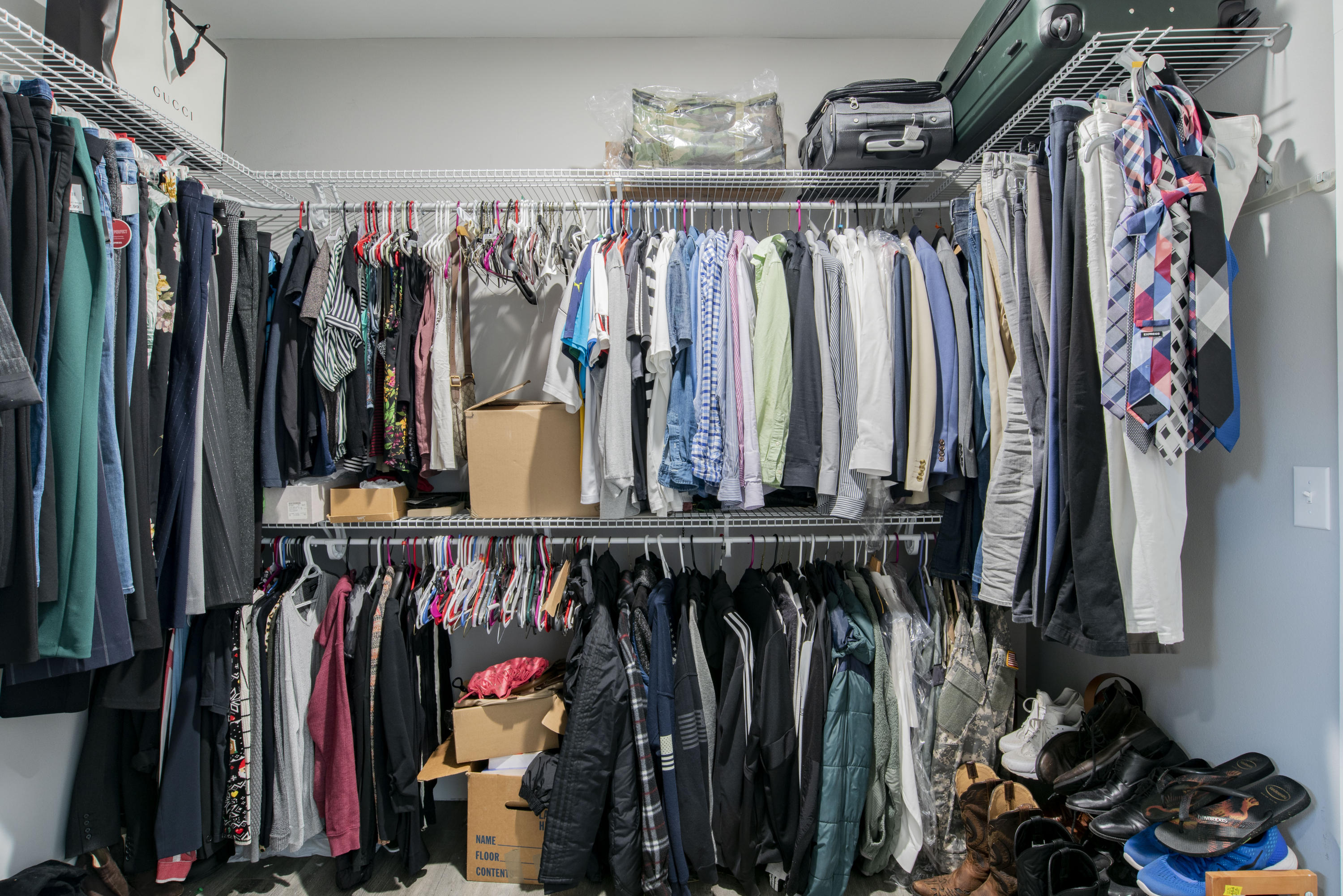 HICKORY SHORES - Residential