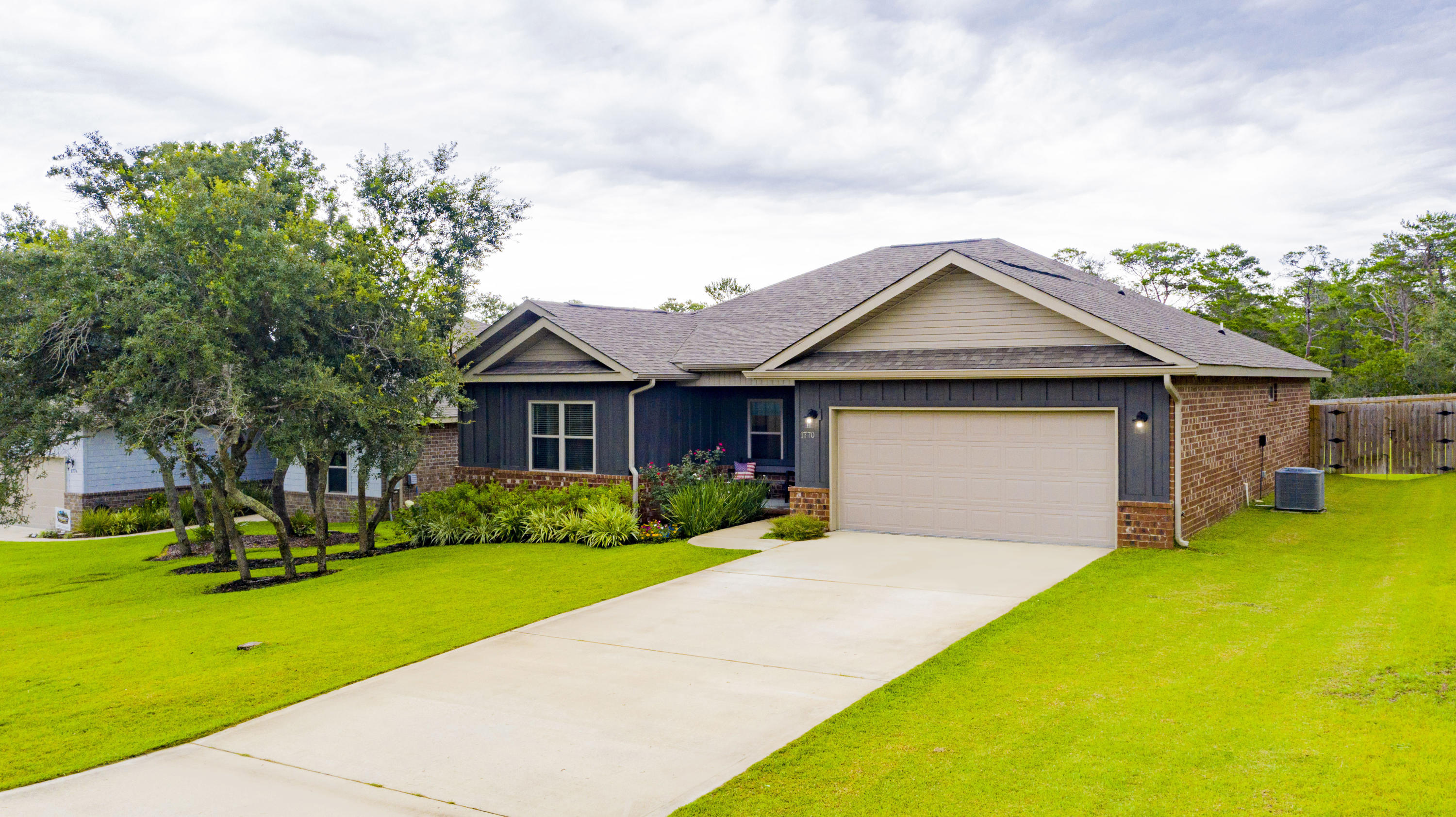 HICKORY SHORES - Residential