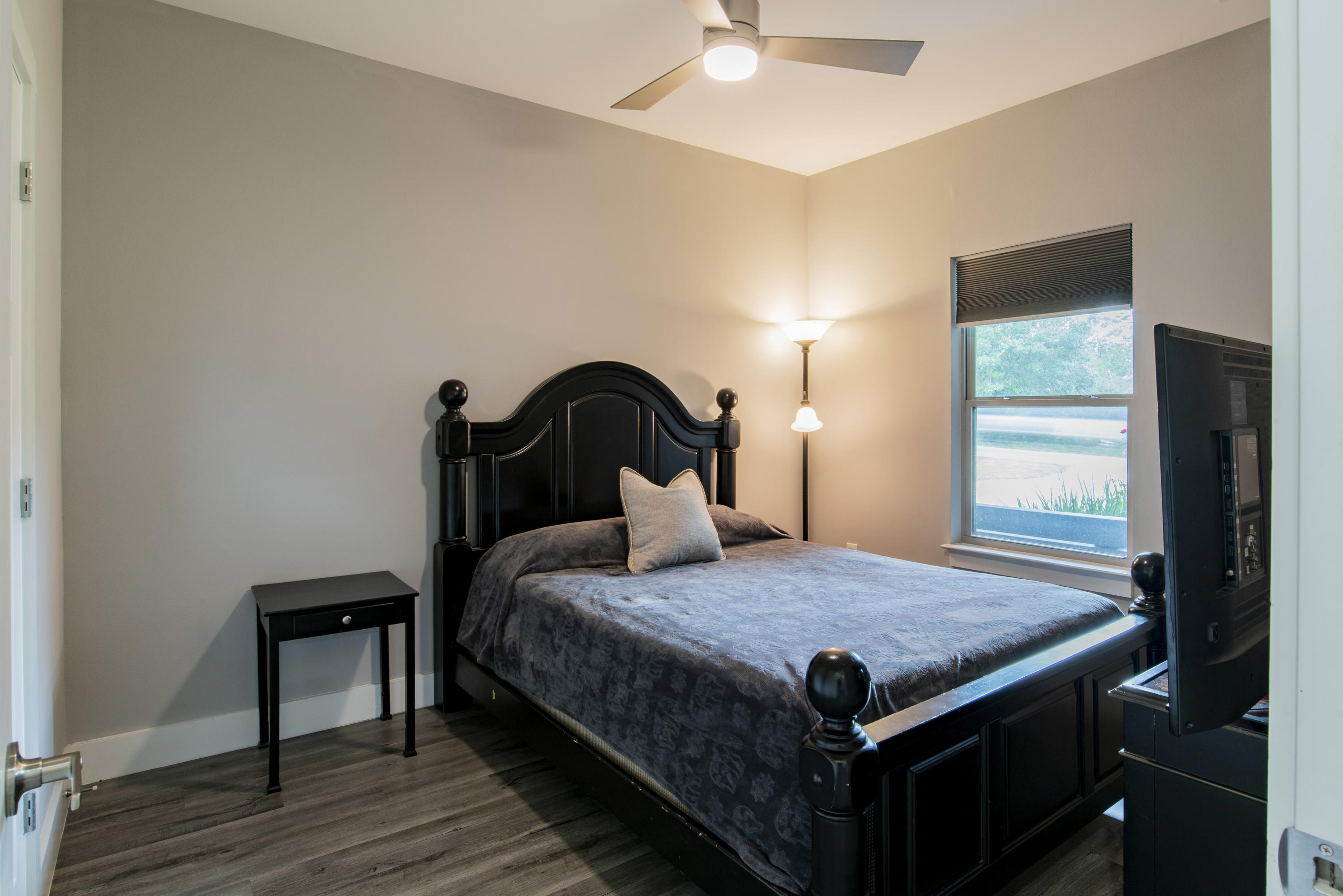 HICKORY SHORES - Residential