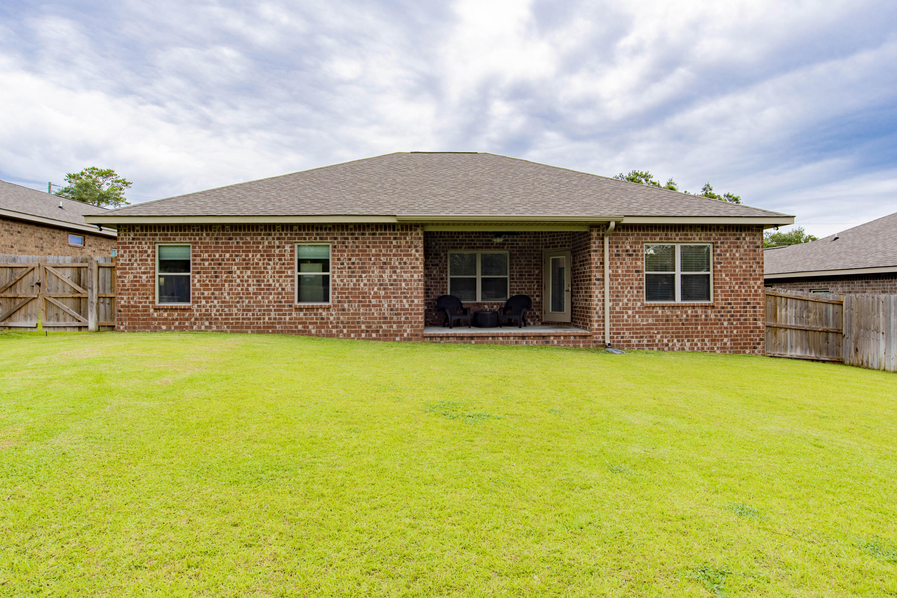 HICKORY SHORES - Residential