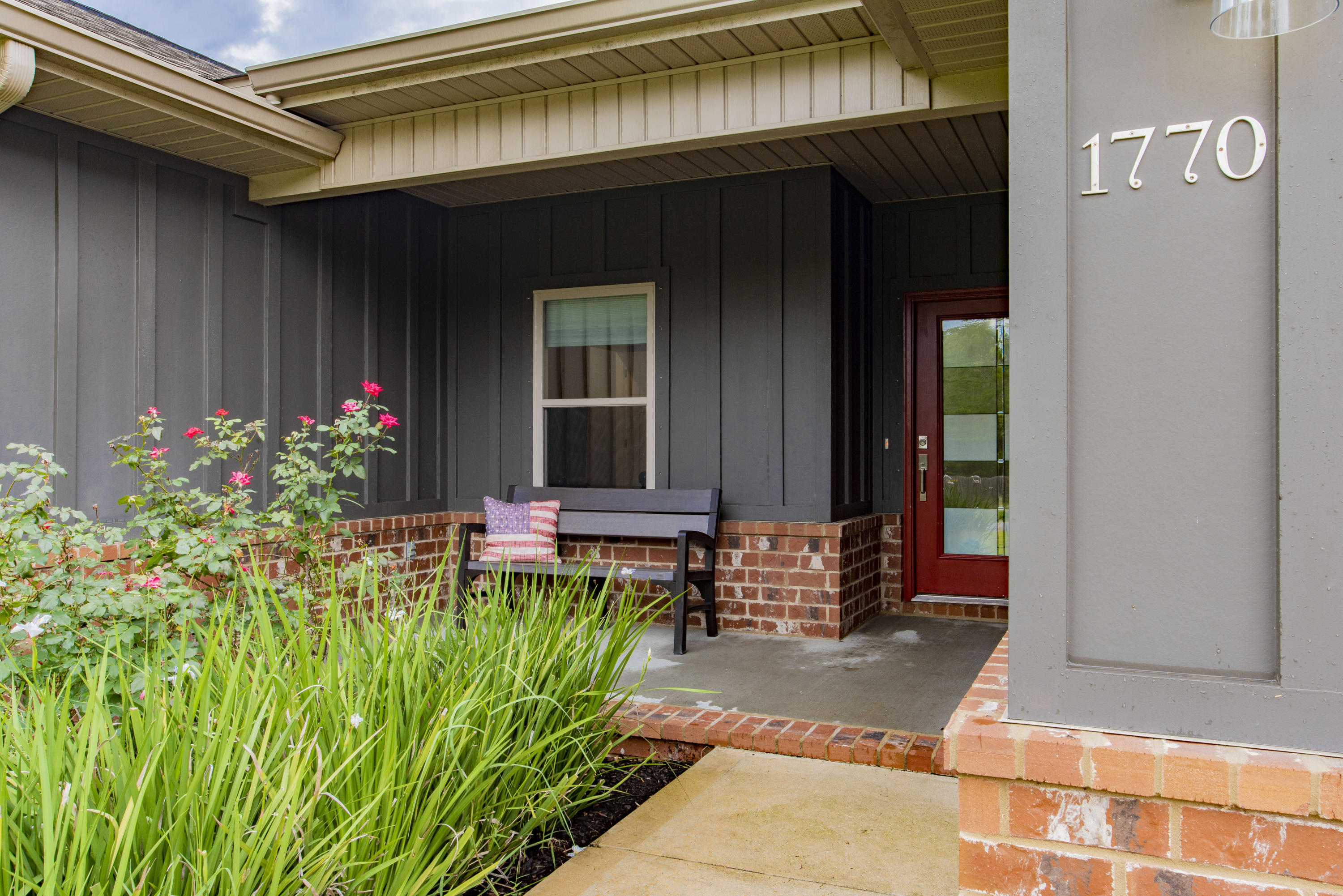 HICKORY SHORES - Residential