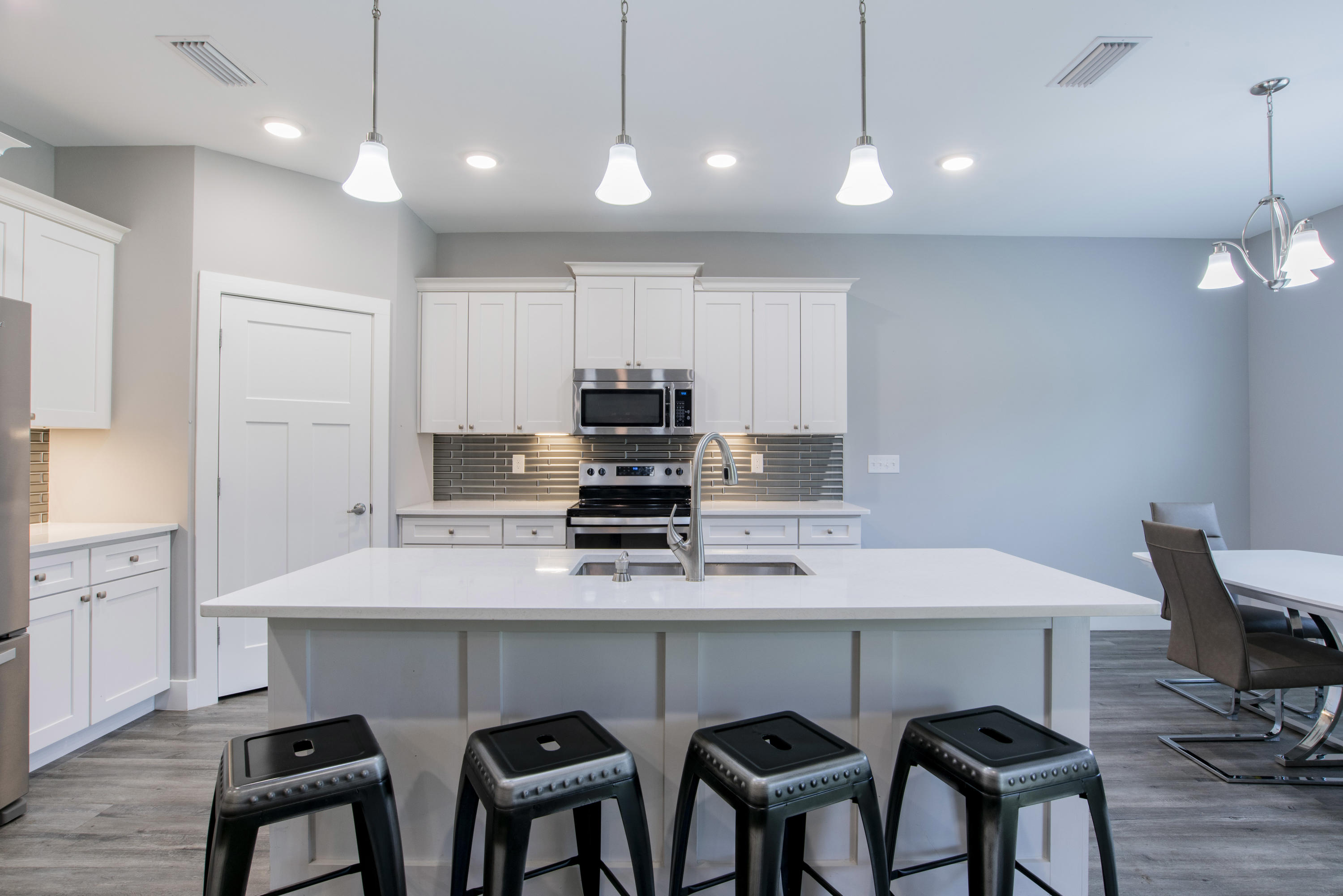 HICKORY SHORES - Residential