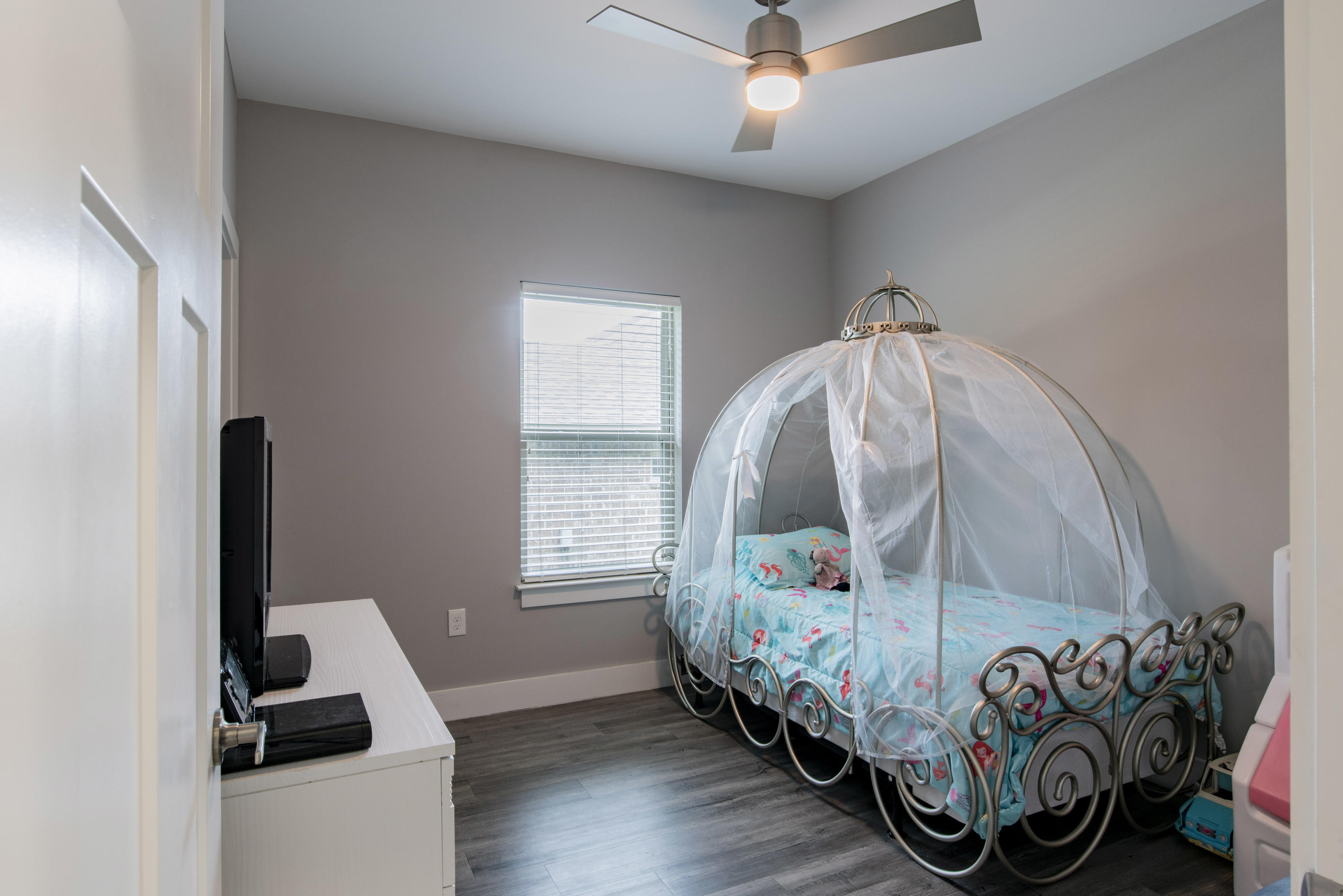 HICKORY SHORES - Residential