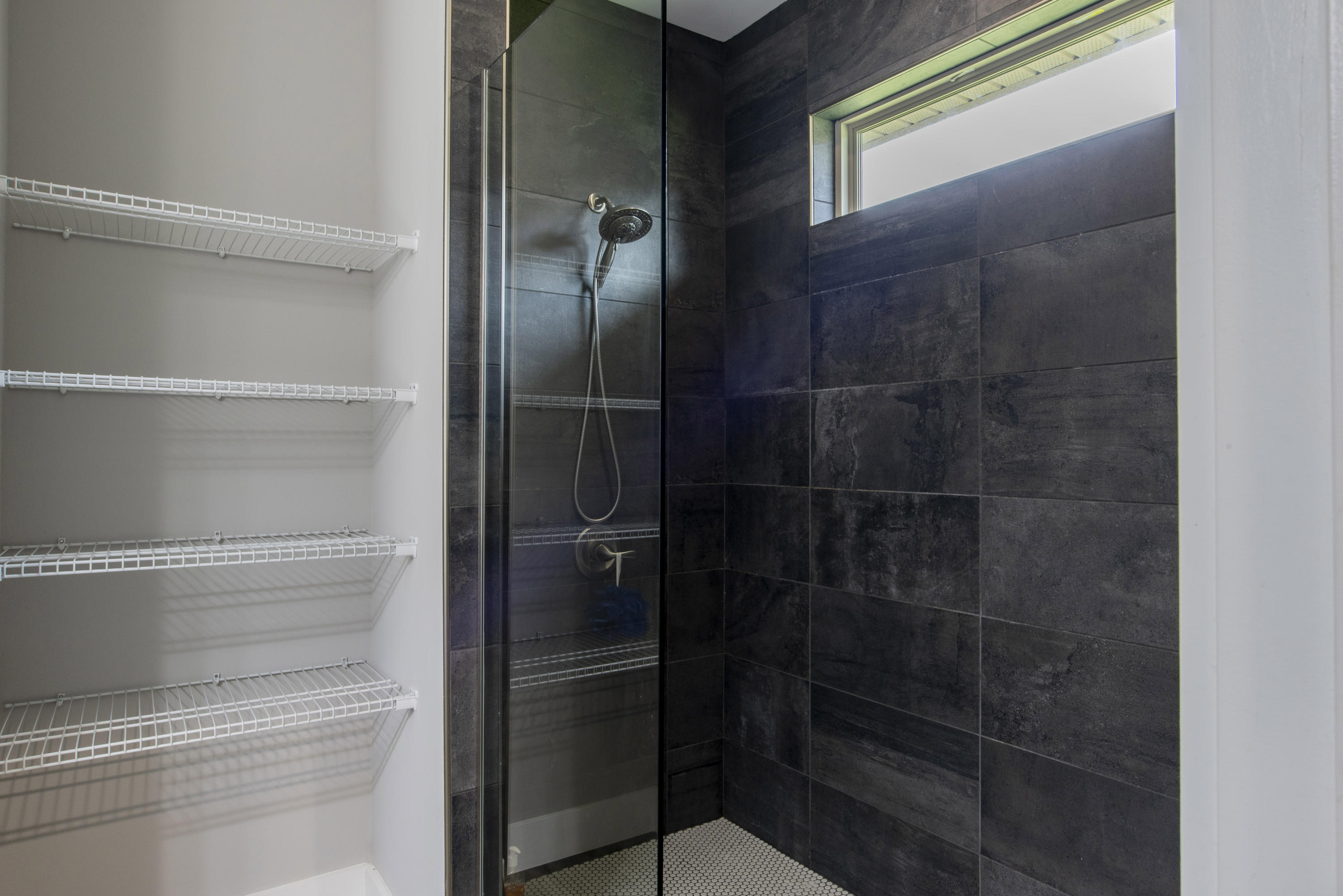 HICKORY SHORES - Residential