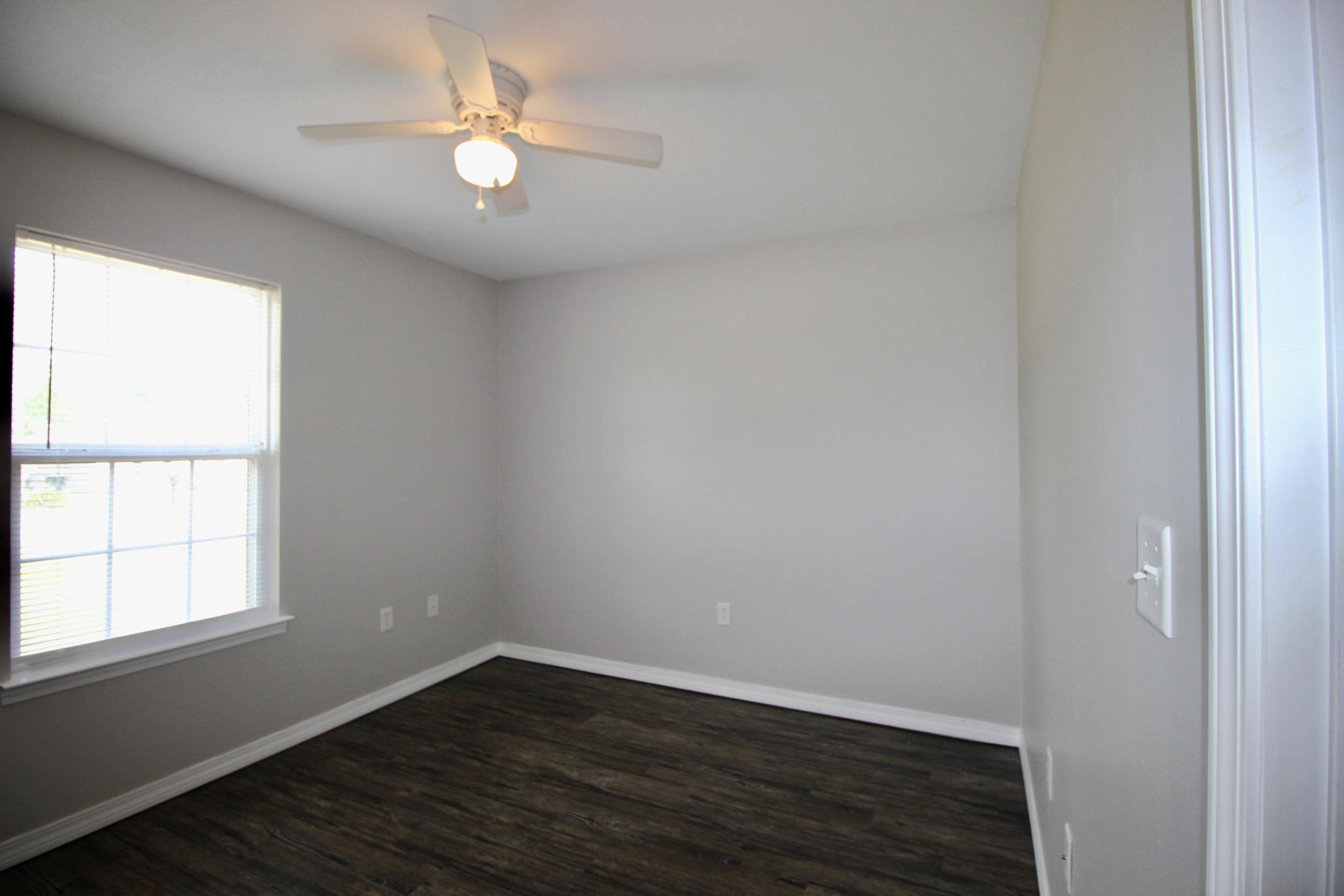 OAKWOOD LAKES EST - Residential