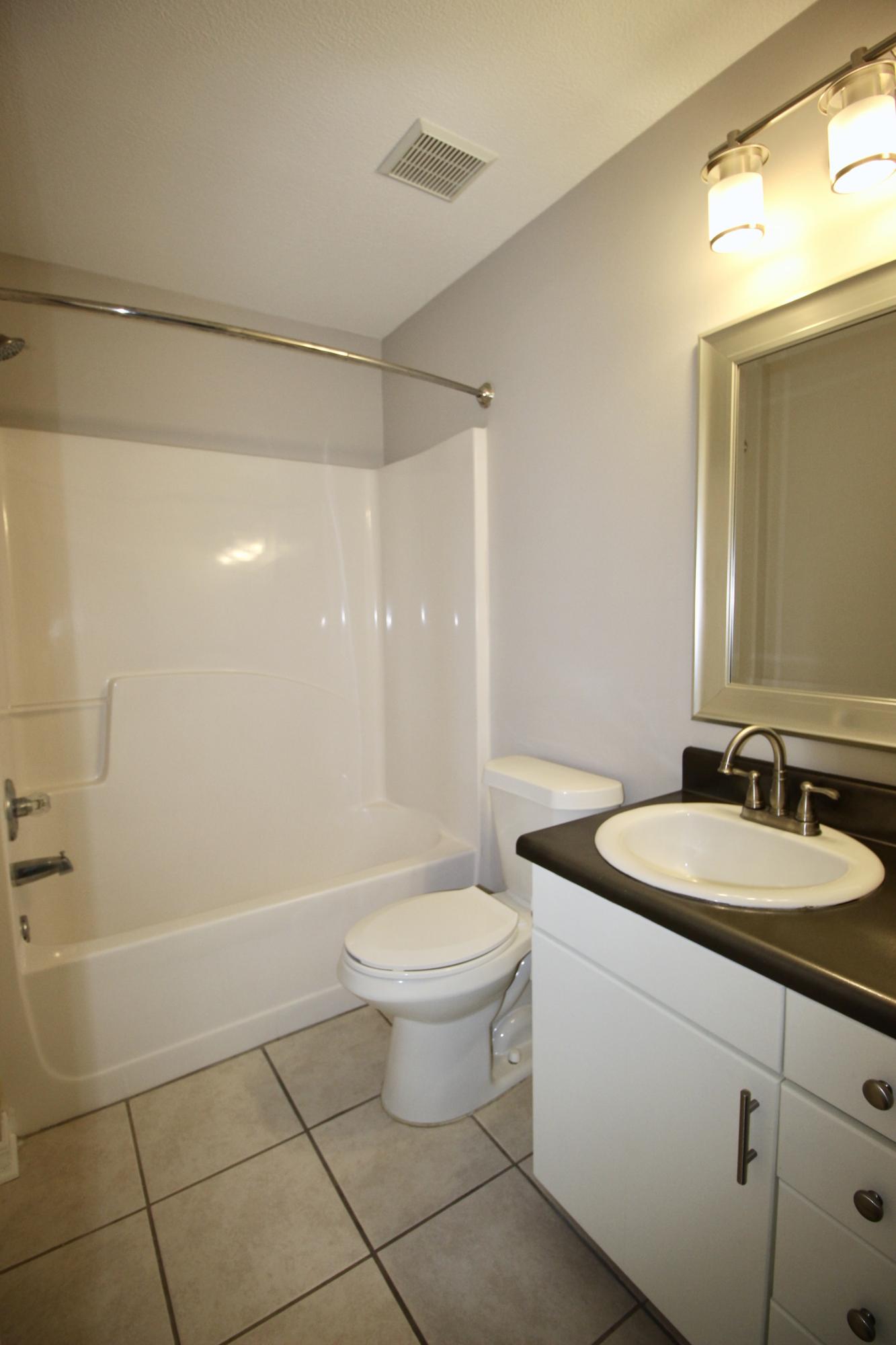 OAKWOOD LAKES EST - Residential