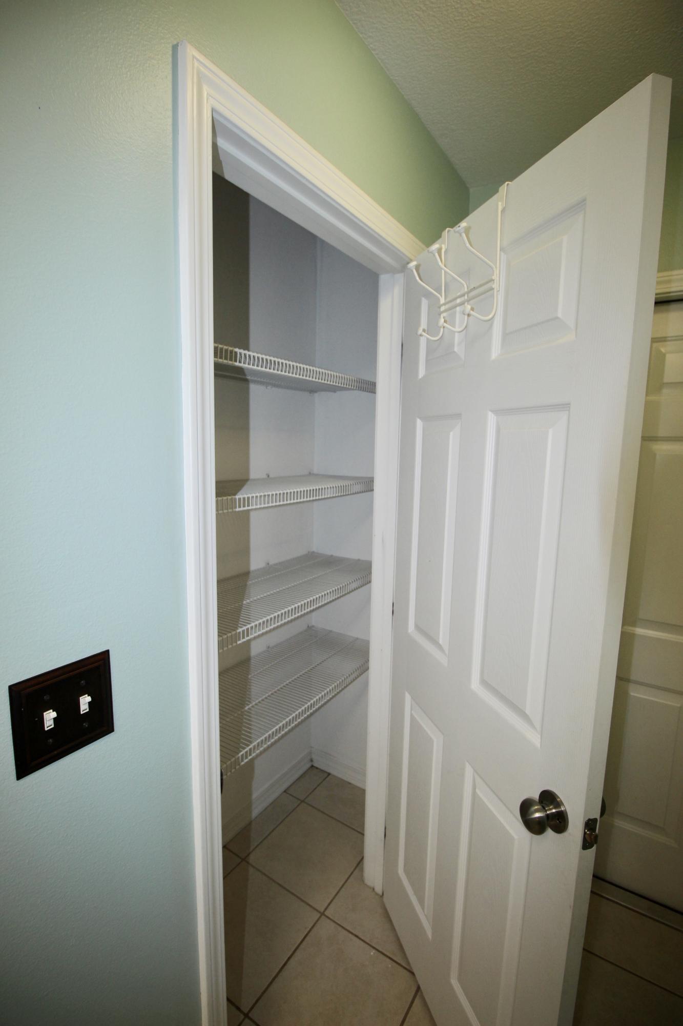 OAKWOOD LAKES EST - Residential