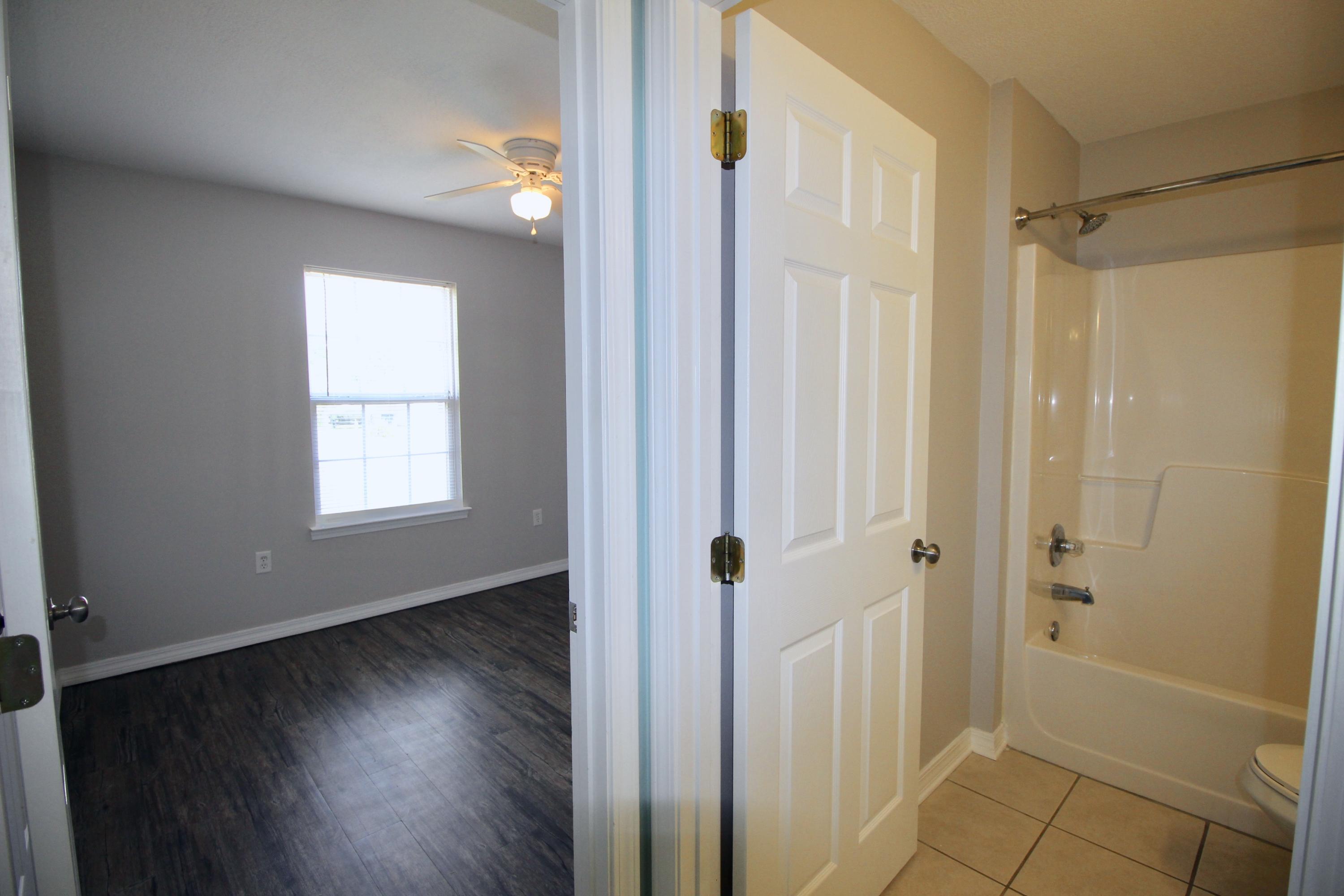 OAKWOOD LAKES EST - Residential